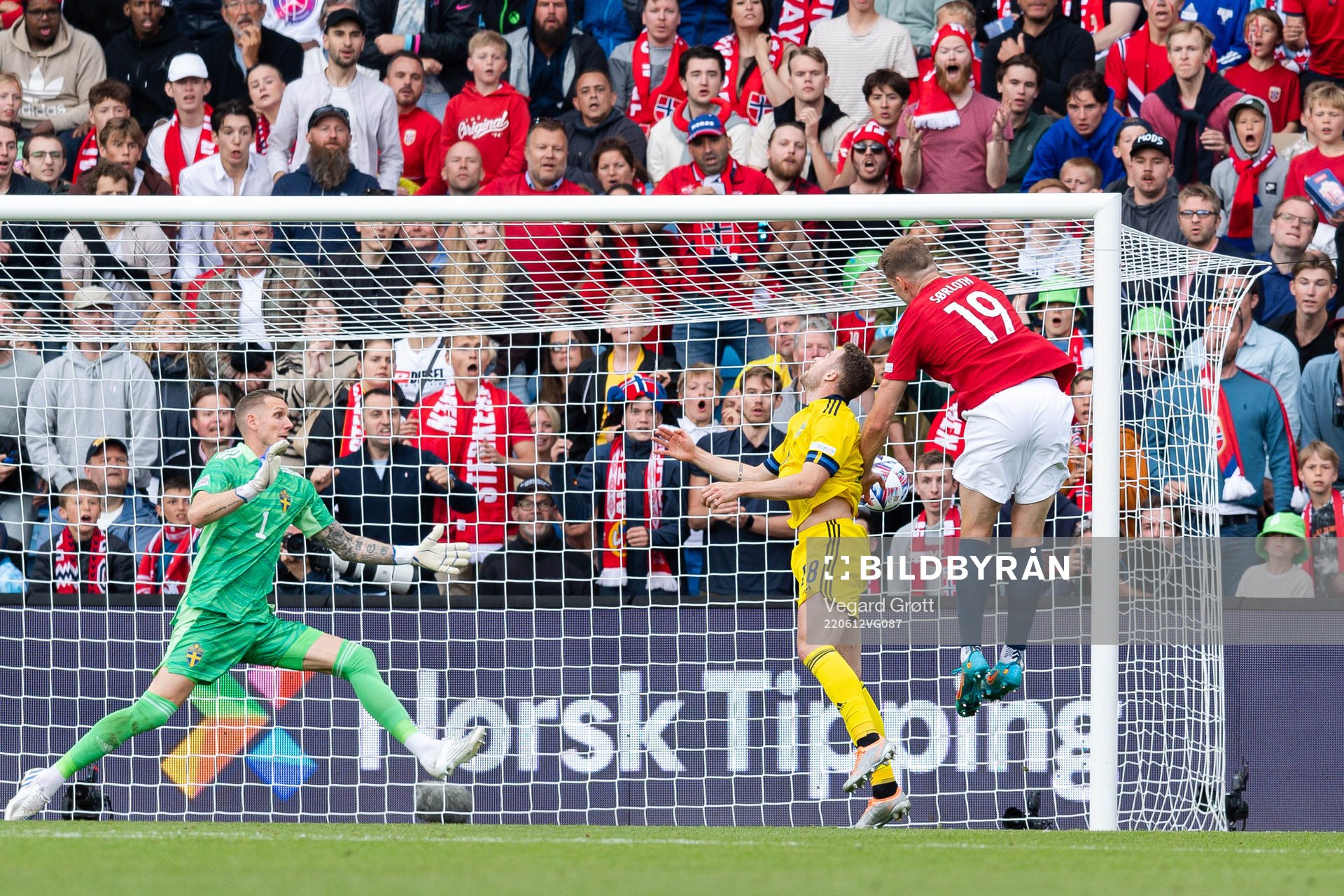 Alexander Sørloth of Norway scores the 3-1 goal behind