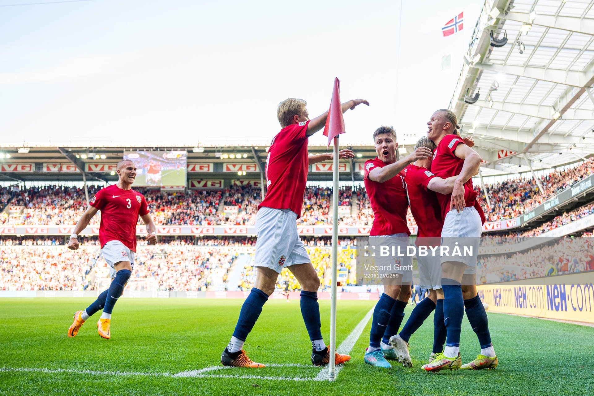 Erling Braut Haaland of Norway celebrates with teammates Leo Skiri Østigård, Morten Thorsby, Fredrik Andre Bjørkan and Mats Møller Dæhli after scoring 1-0 during the Nations League football match between Norway and Sweden on June 12, 2022 in Oslo.