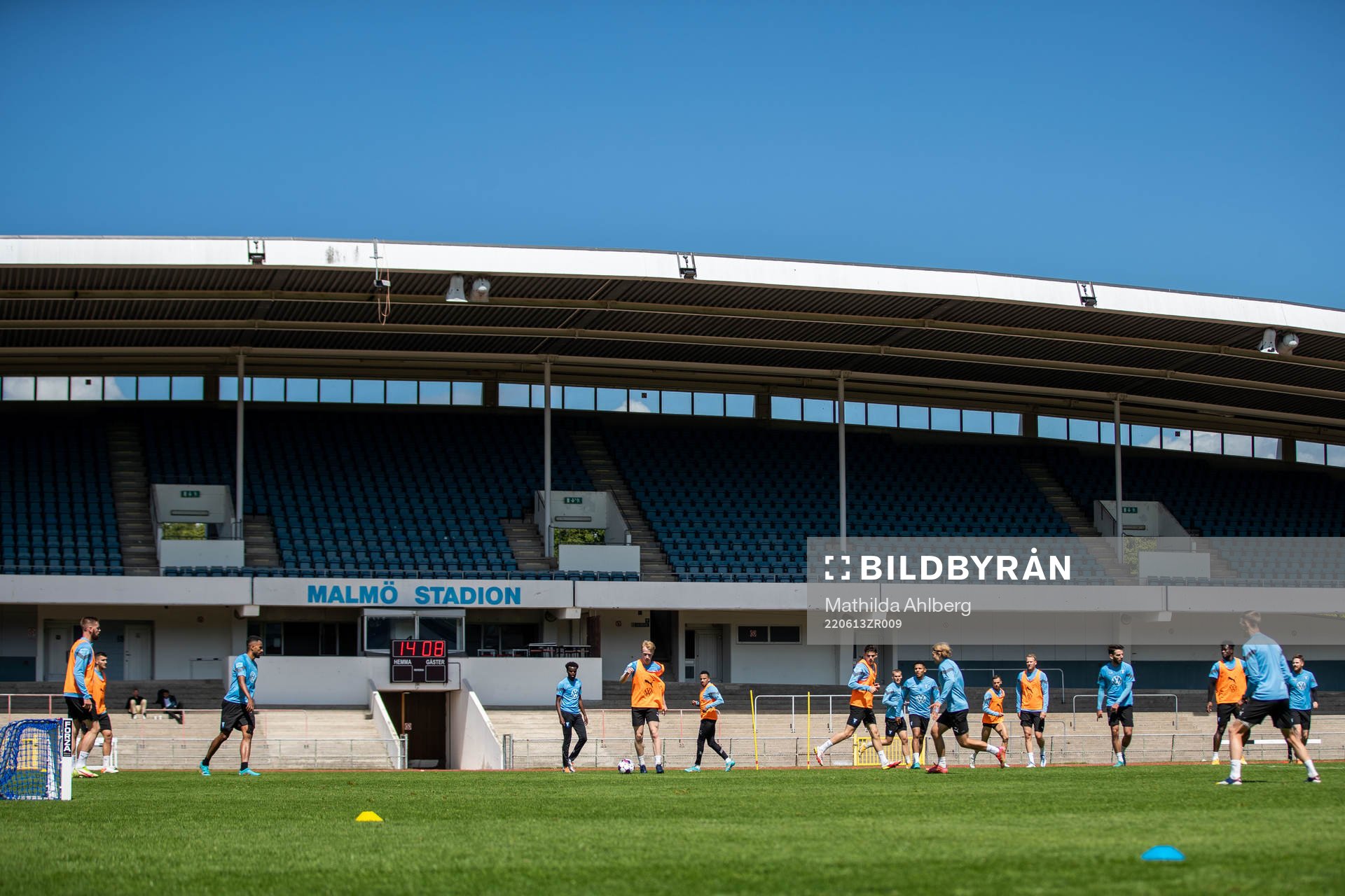 Spel under en träning med Malmö FF den 13 juni 2022 i Malmö. 