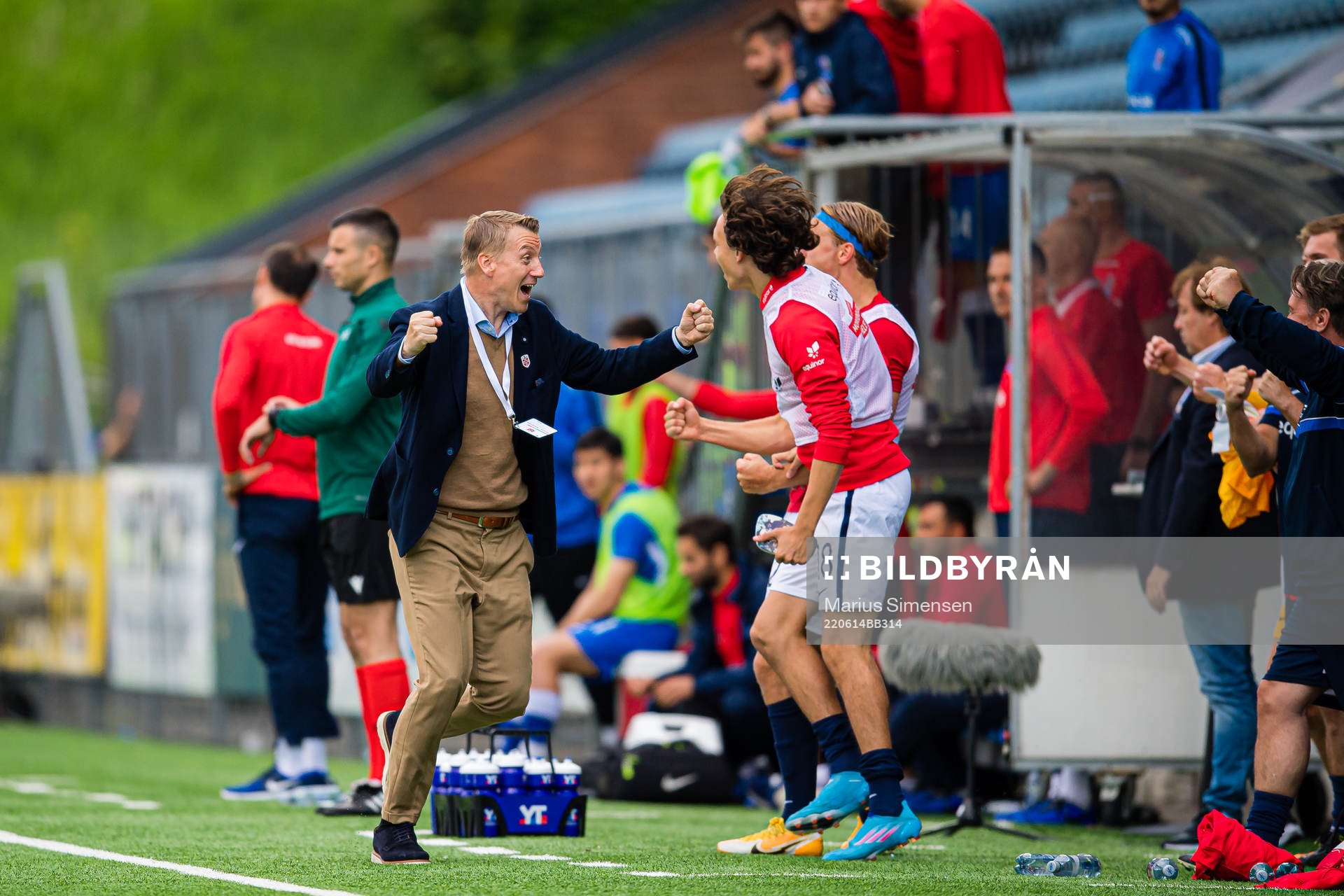 Leif Gunnar Smerud, head coach of Norway, celebrates at the