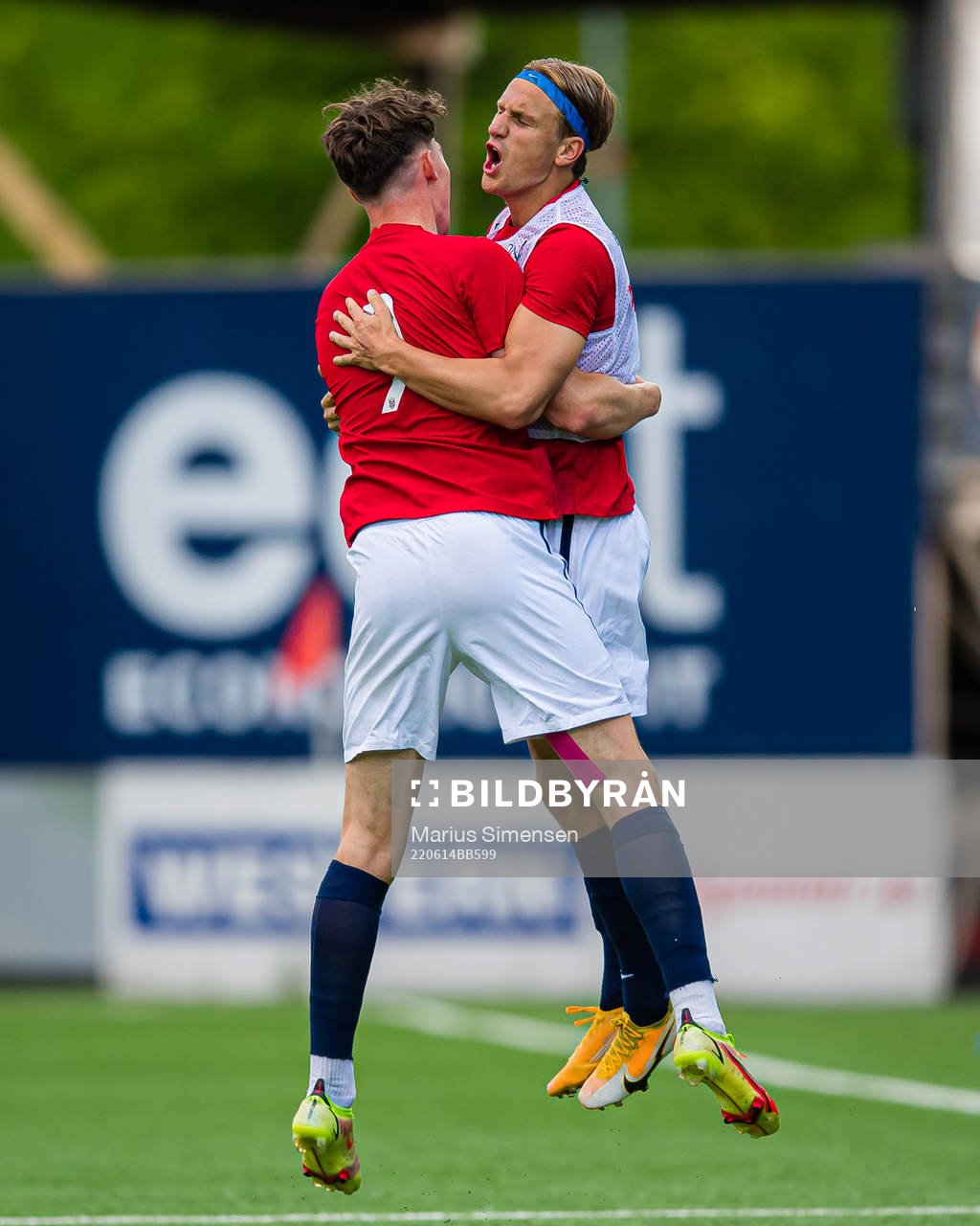 Jørgen Strand Larsen and Erik Botheim of Norway celebrates