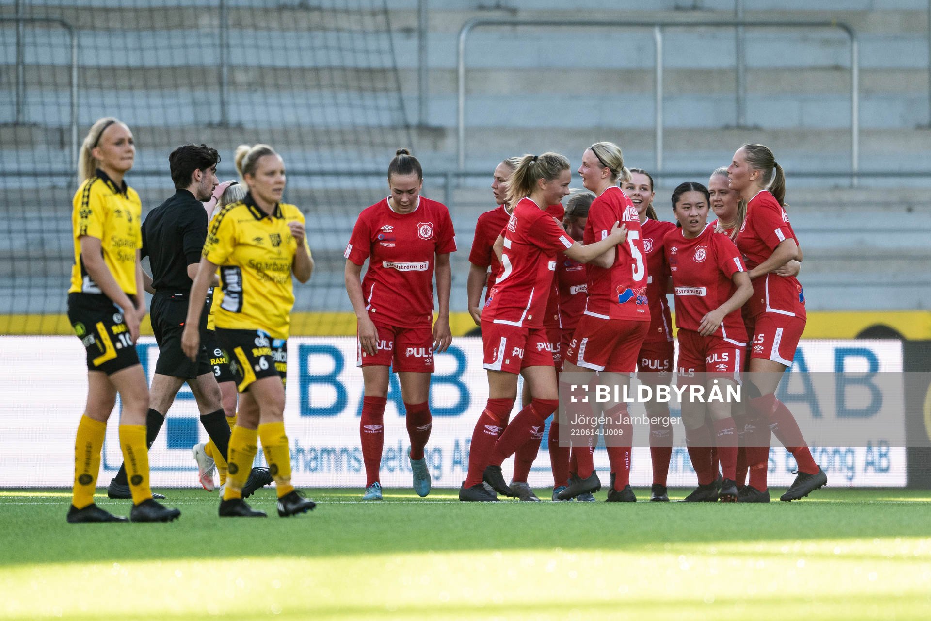 Falköpings spelare jublar