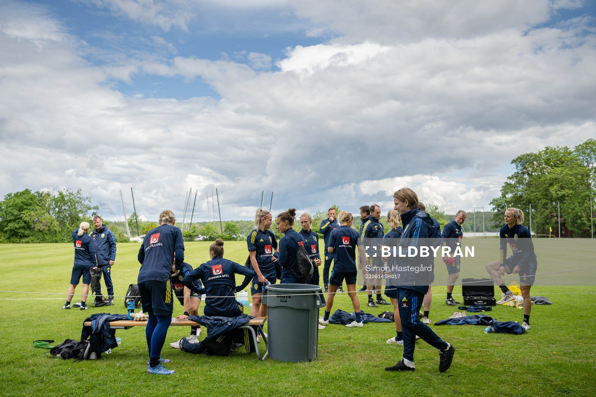 The players gathered