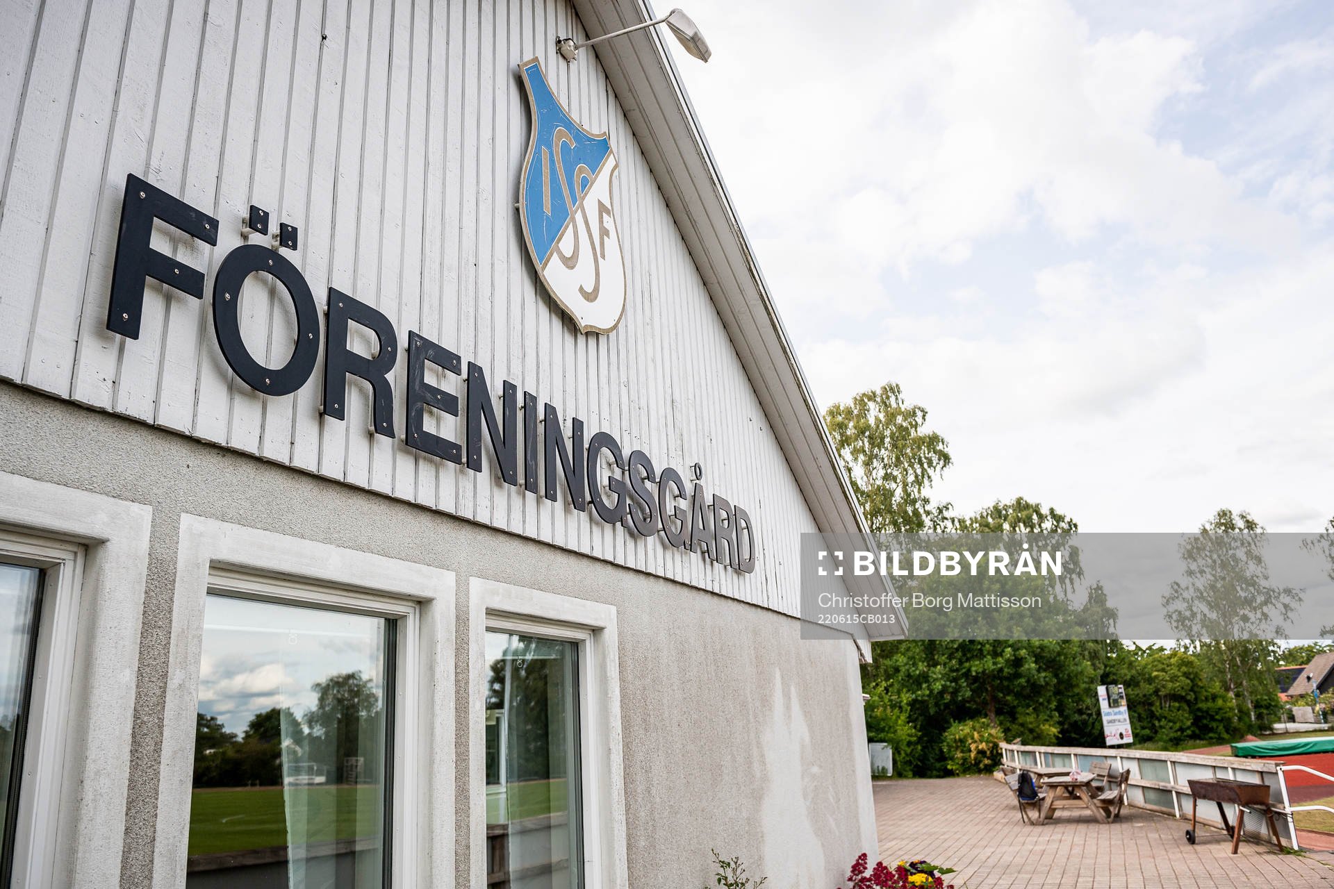Exteriör vy över föreningsgården på Sandbyvallen inför kvartsfinalen i Distriktsmästerskapet i fotboll mellan Södra Sandby och Malmö FF den 15 juni 2022 i Södra Sandby.
