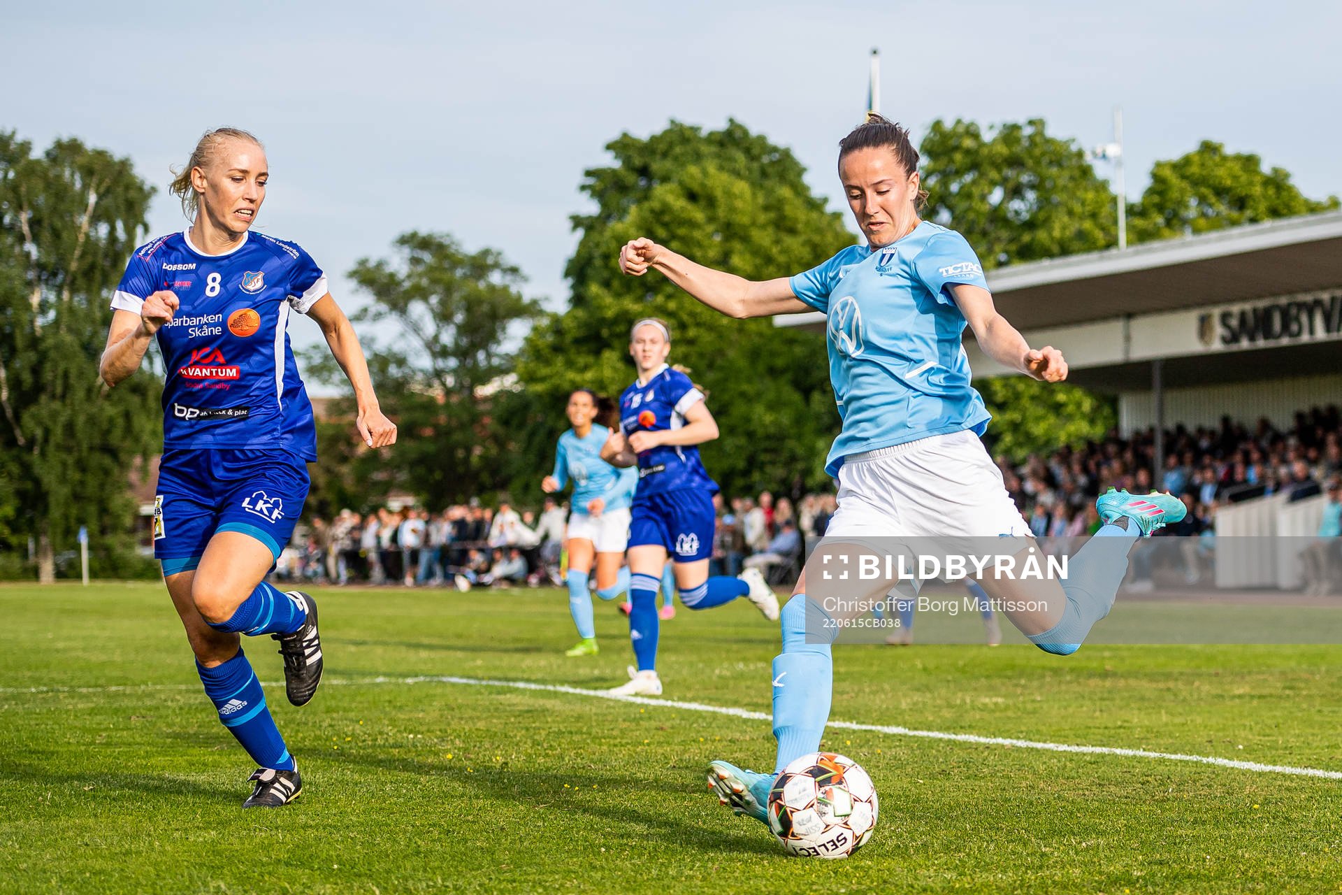 Södra Sandbys Louise Jonsson och Malmö FFs Anna Plantin