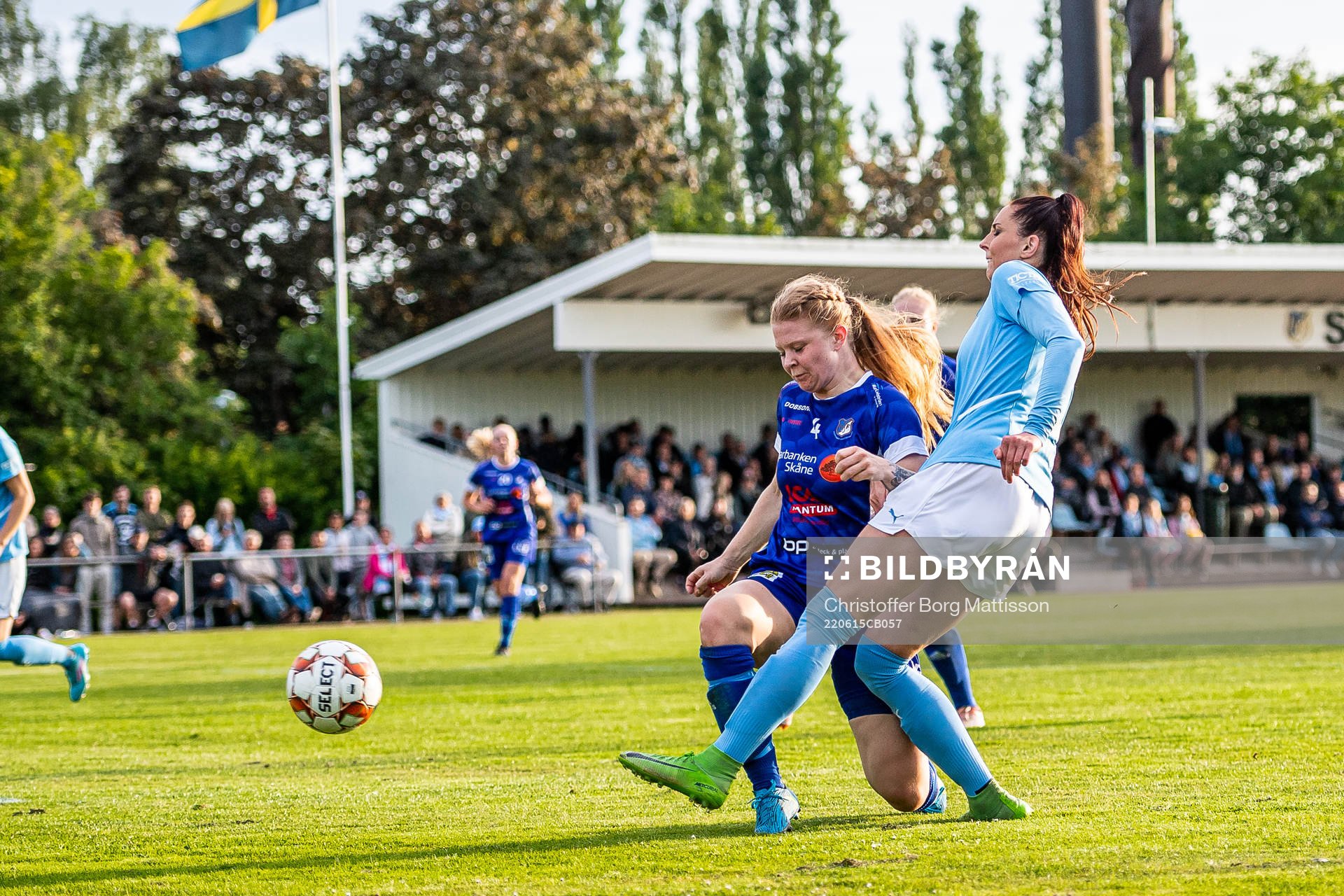 Södra Sandbys Emelie Nilsson och Malmö FFs Malin