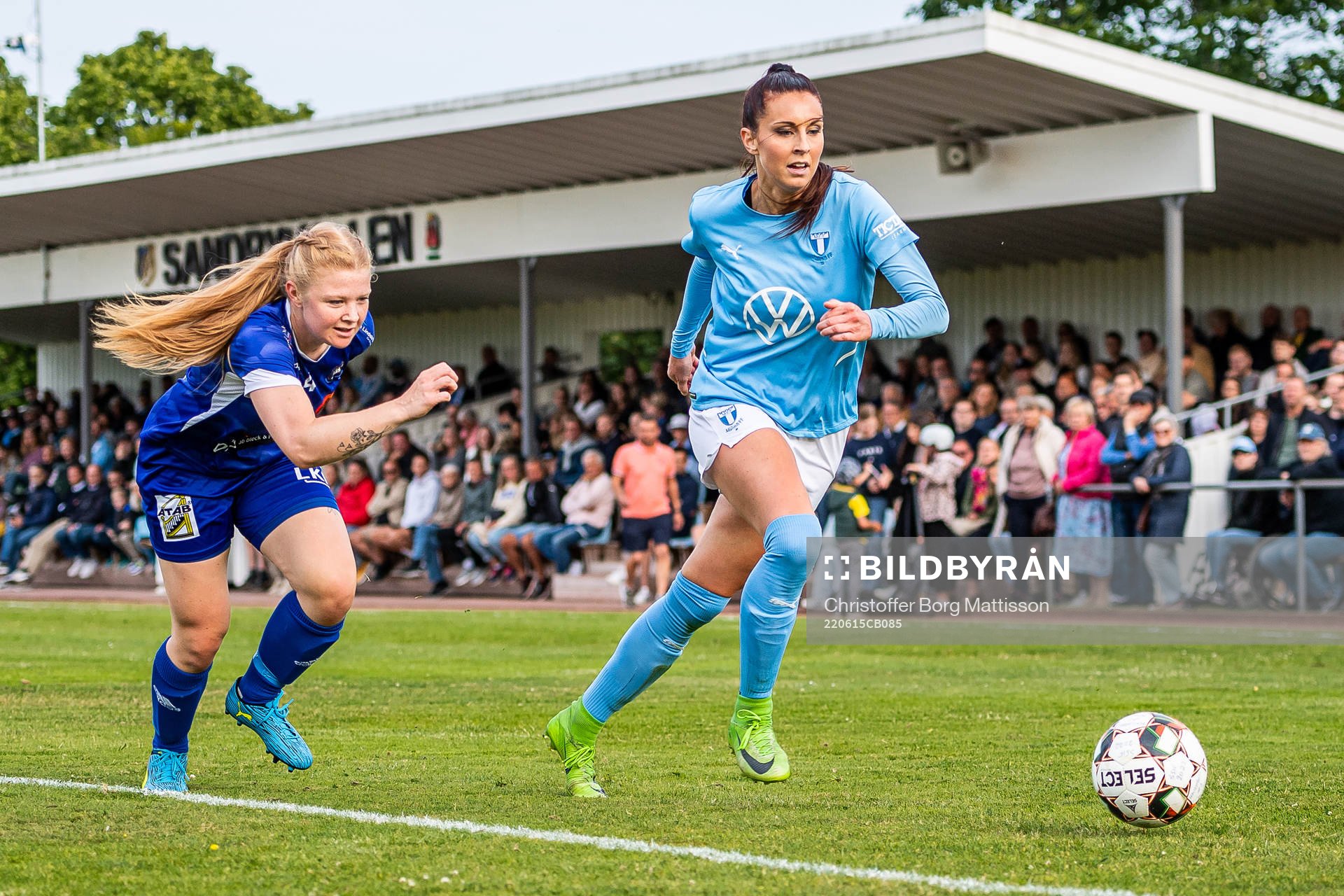 Södra Sandbys Emelie Nilsson och Malmö FFs Malin