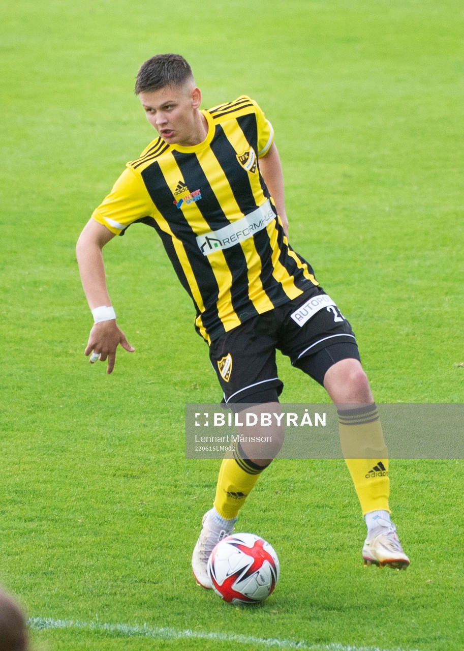 IFK Hässleholms Victor Ahlgren i matchen i DM mellan IFK