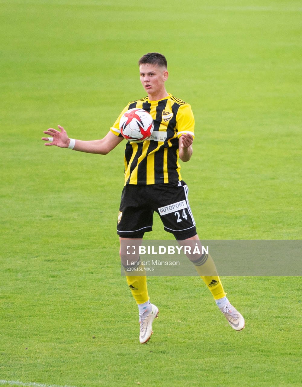 IFK Hässleholms Victor Ahlgren i matchen i DM mellan IFK