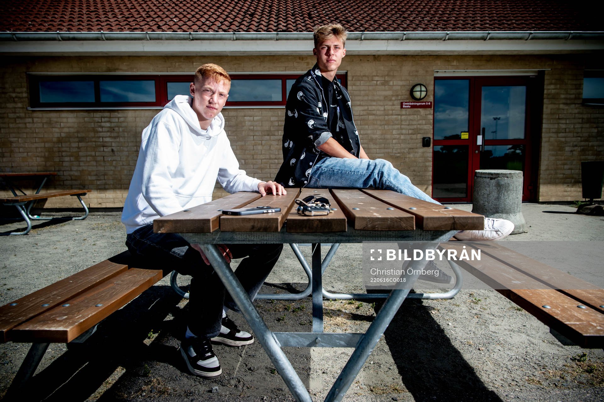 Hugo Larsson och Lukas Björklund på Sandskogens idrottsplats den 16 juni 2022 i Ystad. 