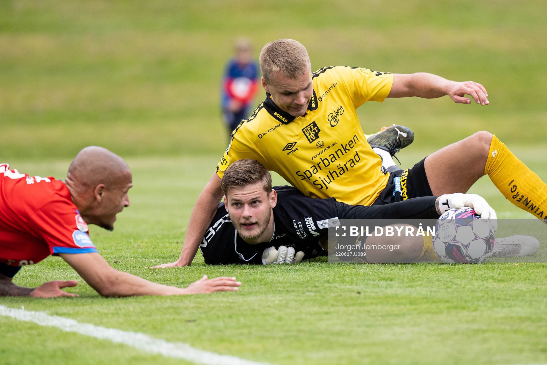 Elfsborgs målvakt Tim Rönning och Gustav Henriksson
