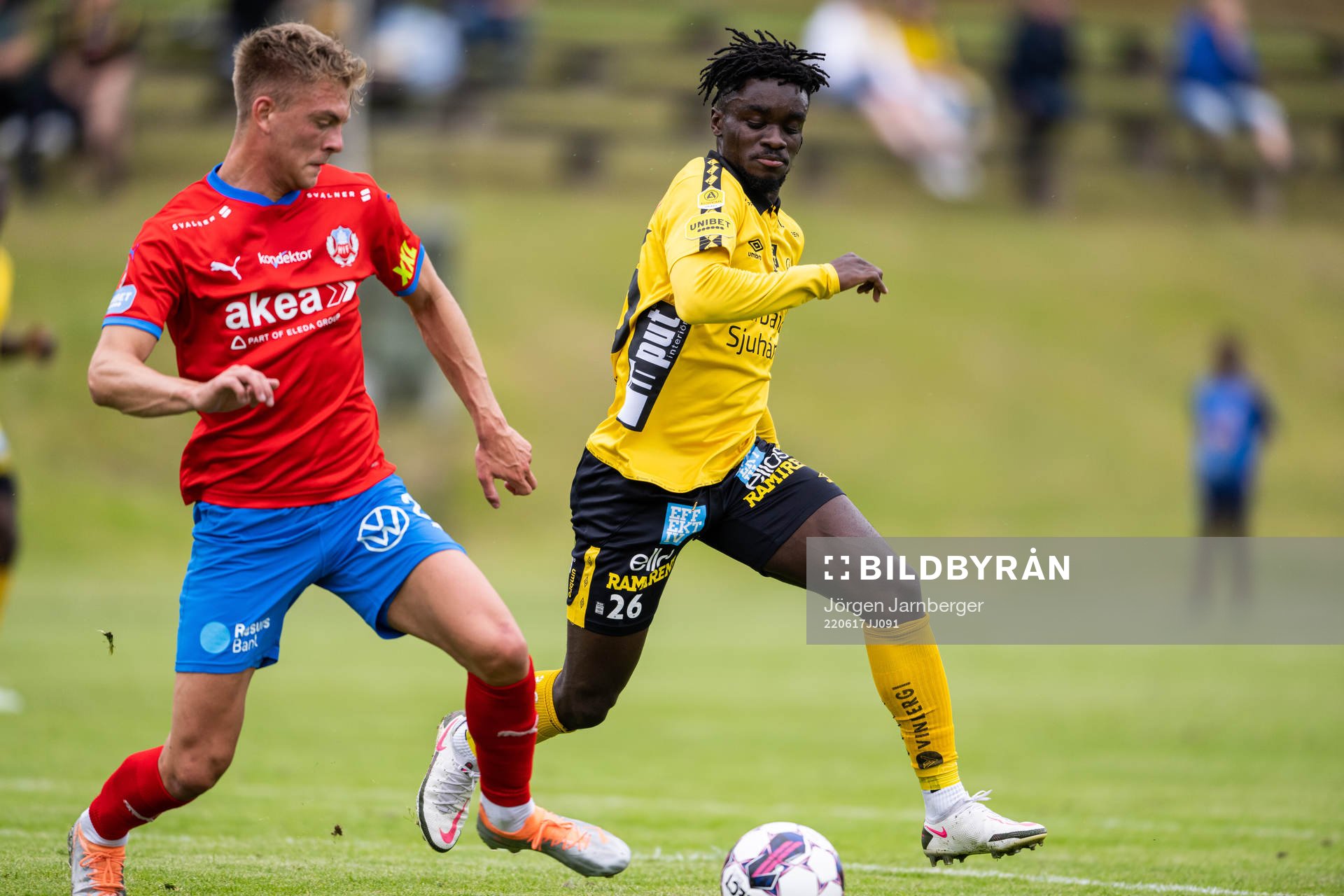 Helsingborgs Dennis Olsson och Elfsborgs Emmanuel Boateng