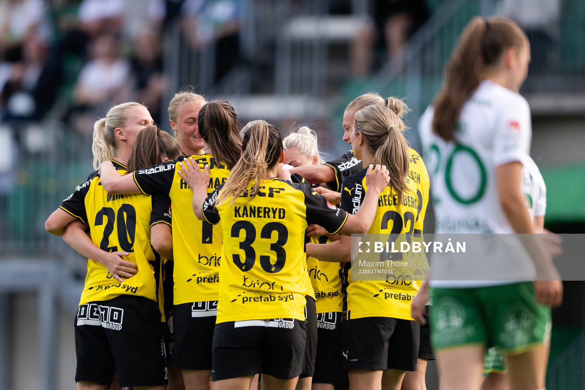 Häckens spelare jublar