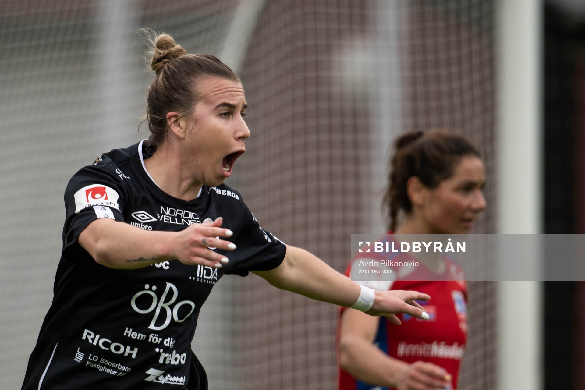 Örebros Jenna Hellstrom jublar