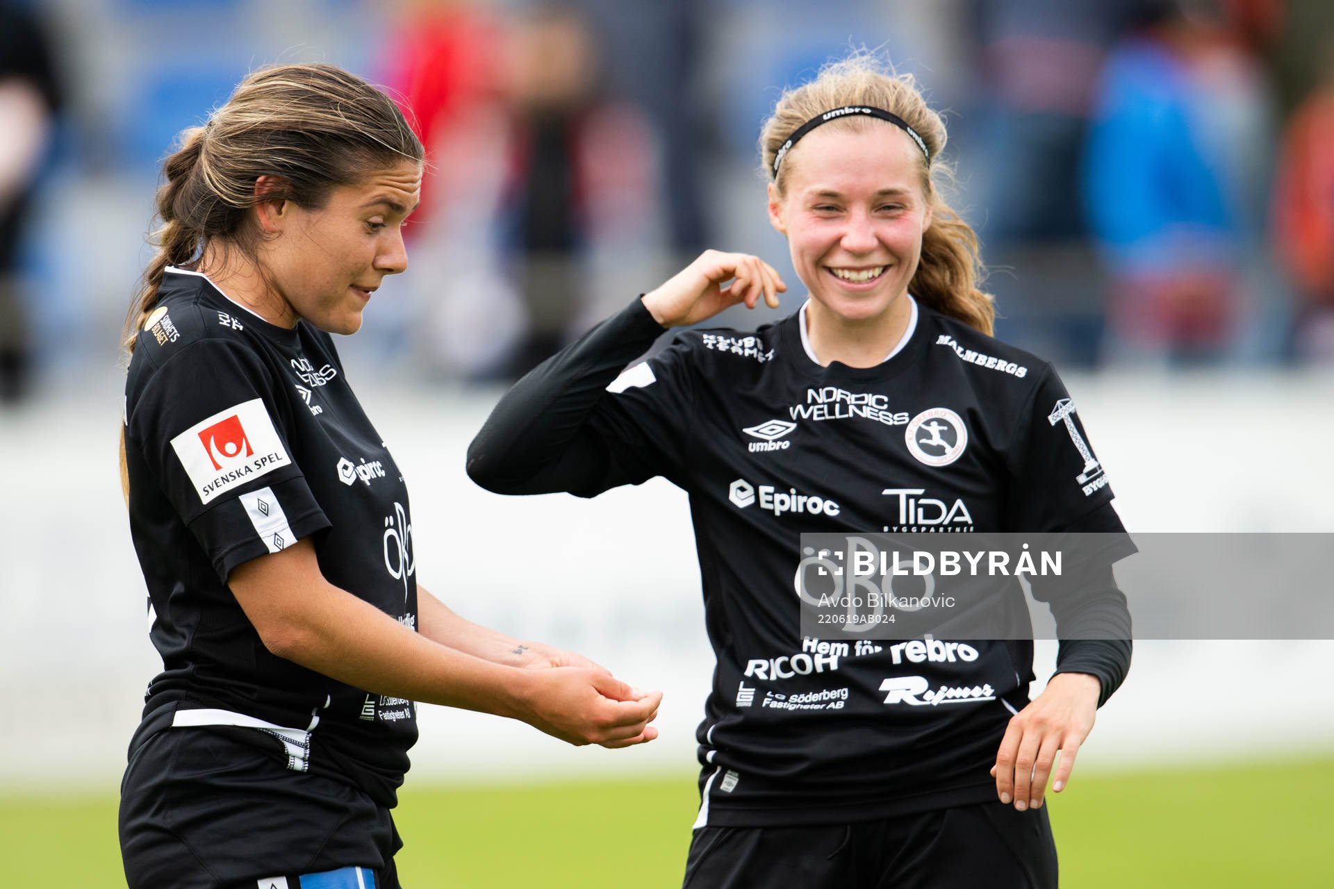 Örebros Carly Wickenheiser och Heidi Kollanenefter