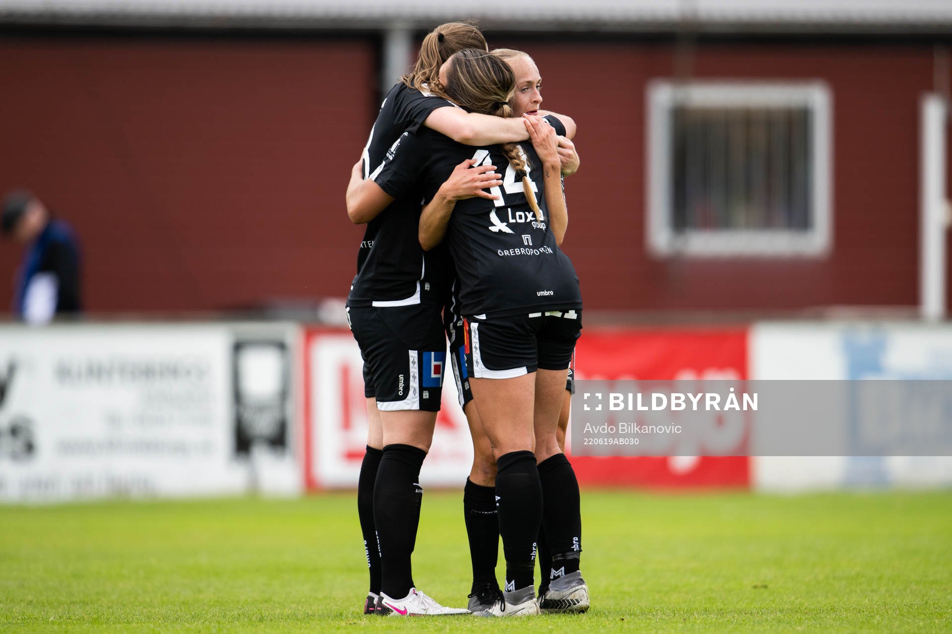 Örebros Maja Regnås, Carly Wickenheiser och Michaela