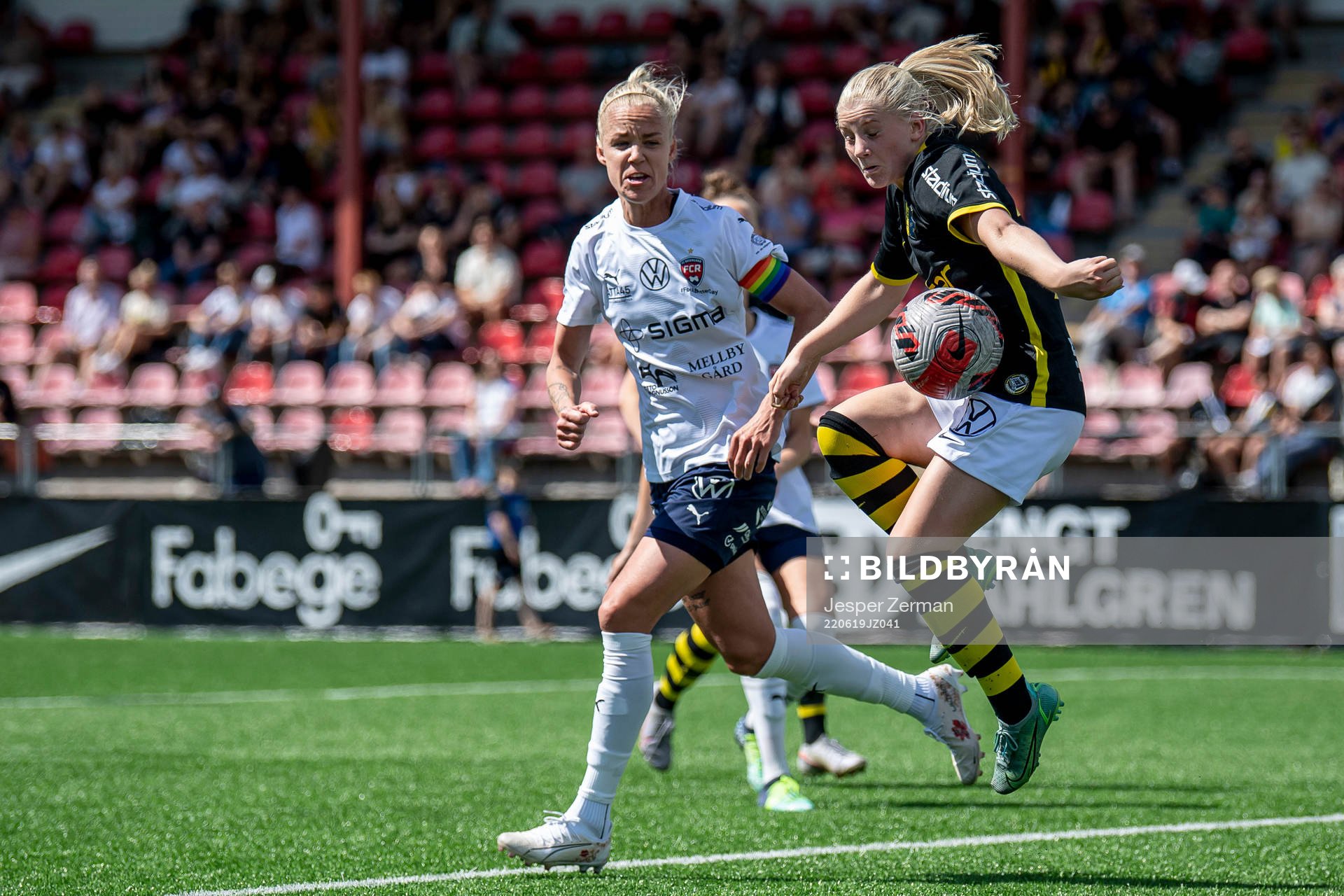 FC Rosengårds Caroline Seger och AIKs Emelie Jansson