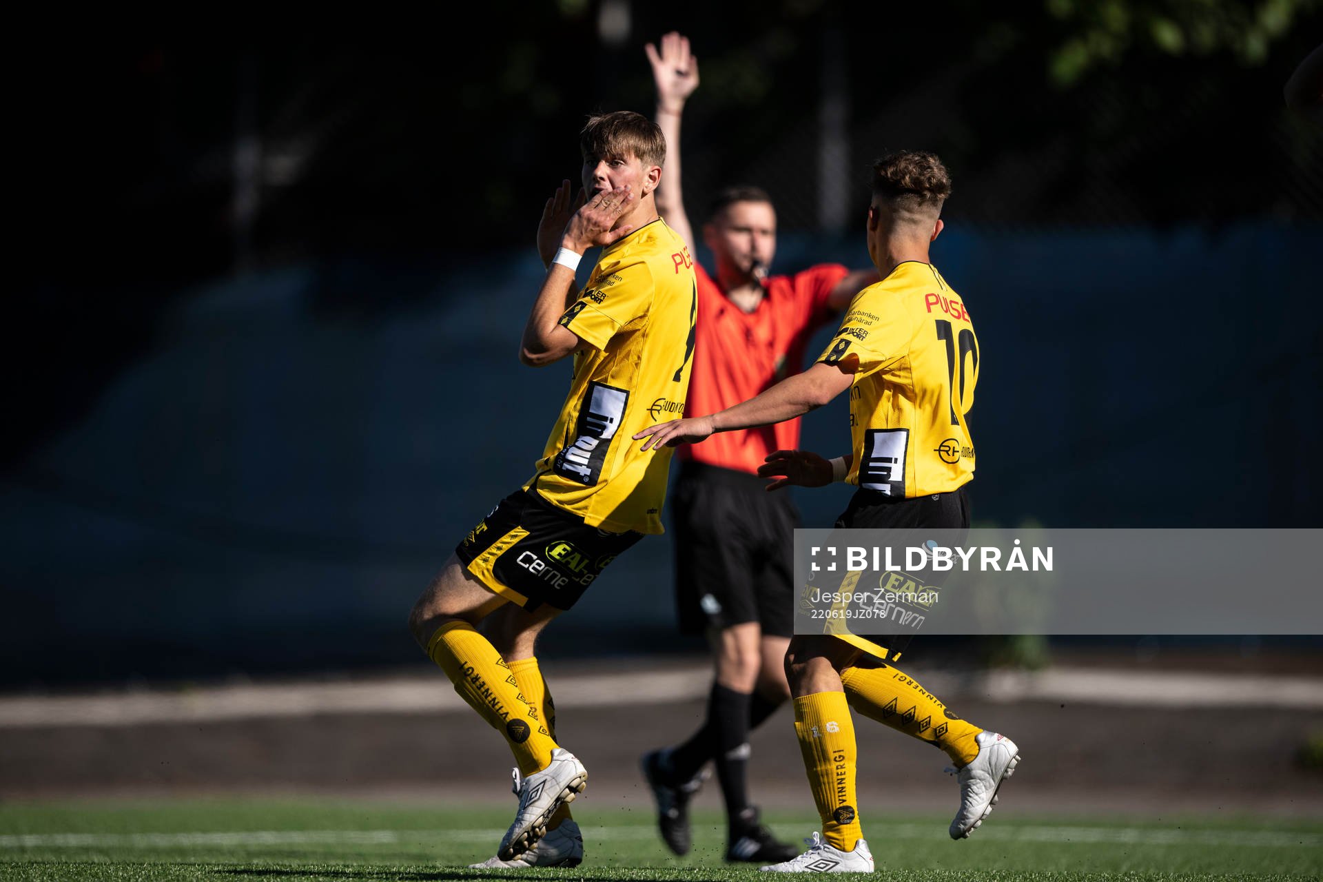 Elfsborgs Lukas Paulsén reagerar på ett bortdömt mål