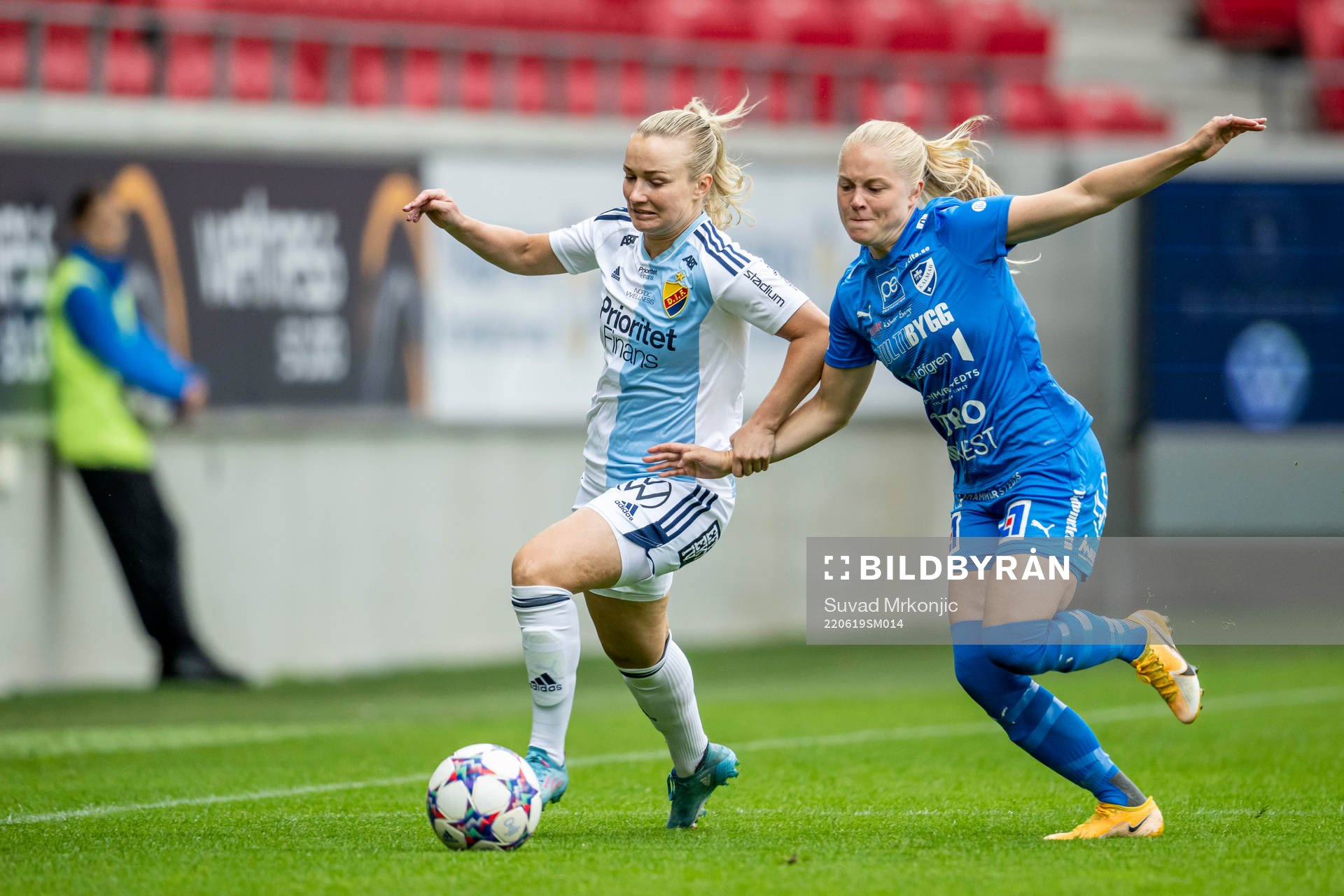 Djurgårdens Tove Almqvist och Kalmars Wilma Finnman