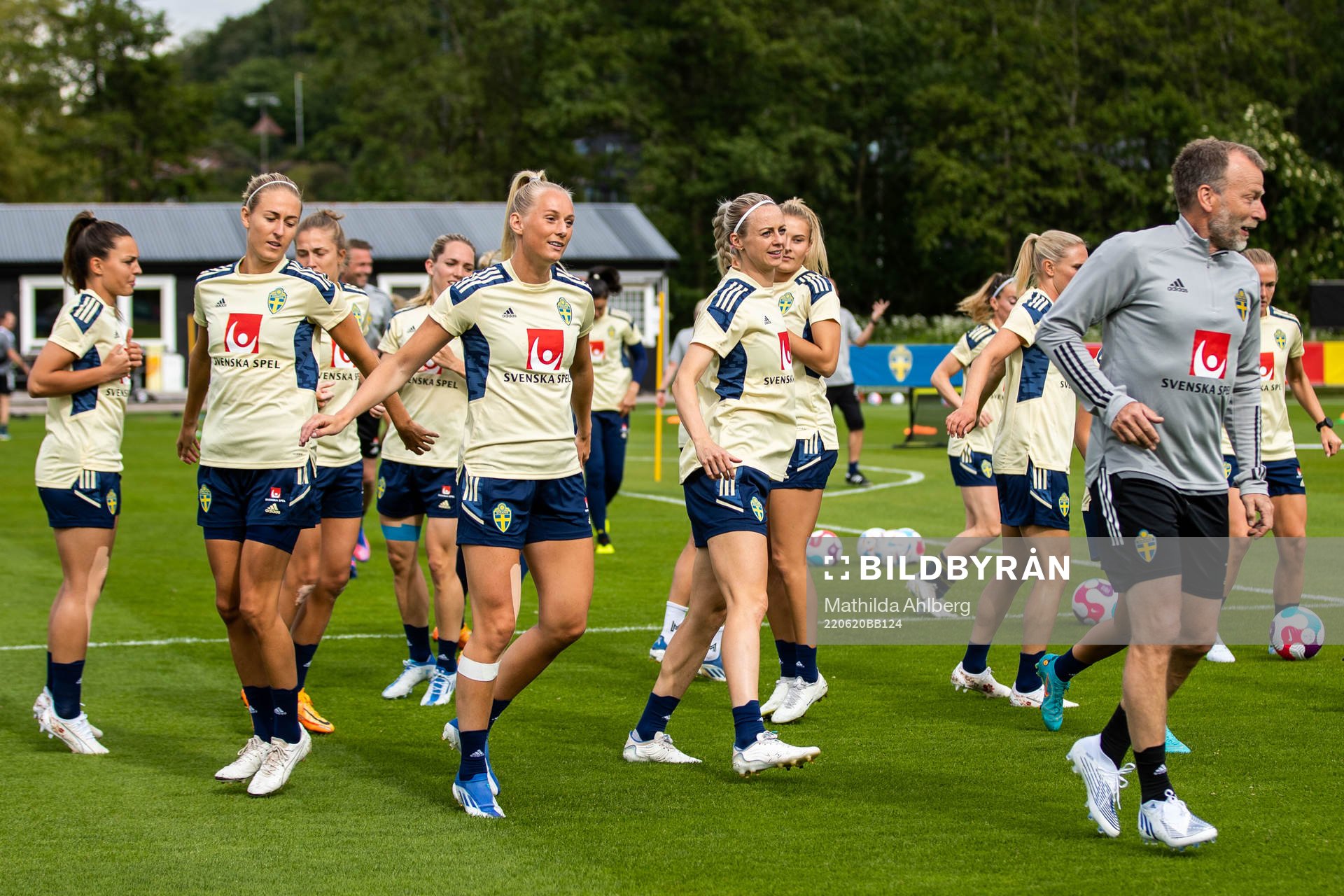 Stina Blackstenius and Amanda Ilestedt of the Swedish women's national football team during a training session on June 20, 2022 in Båstad. 