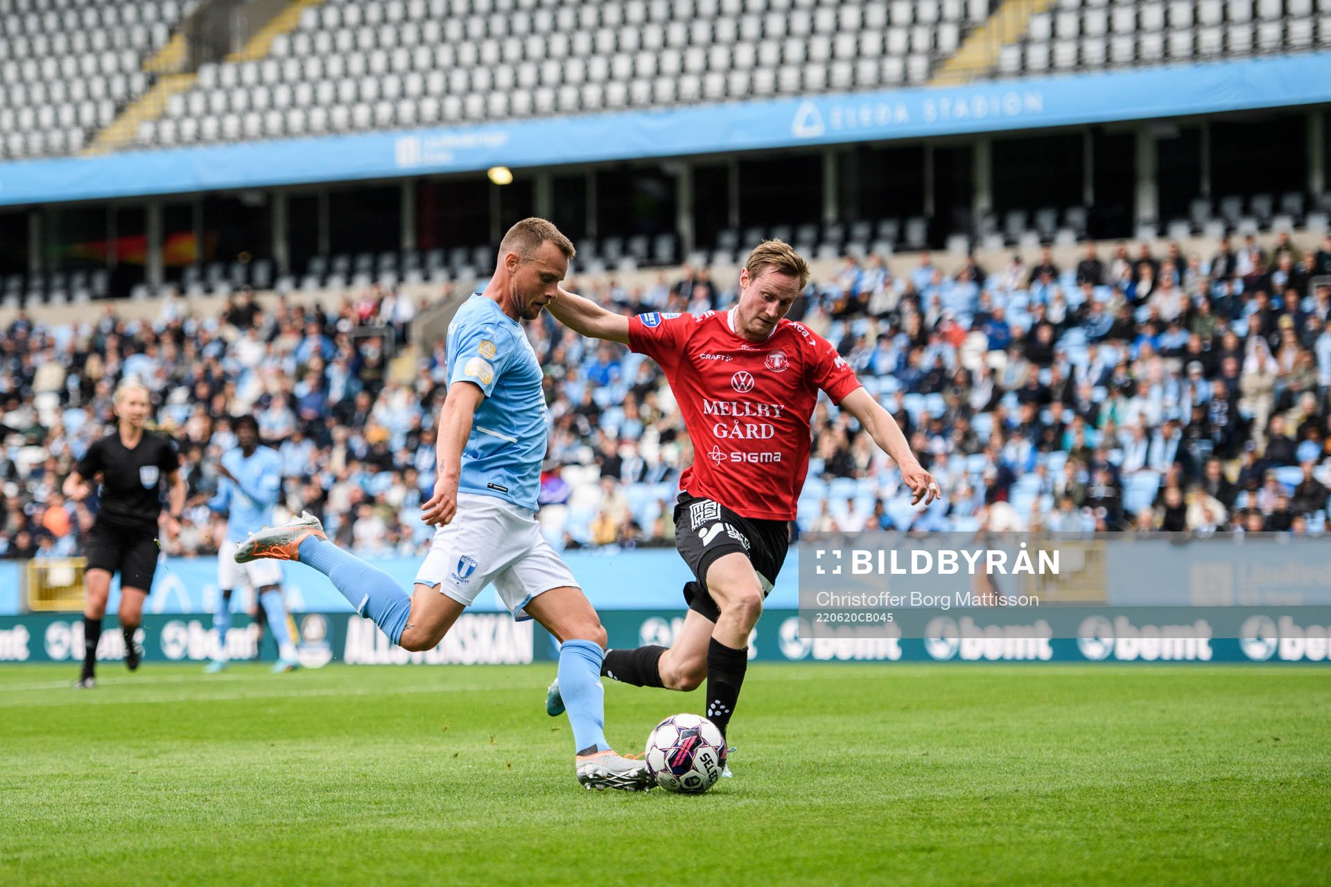 Malmö FFs Eric Larsson och Trelleborgs Anton Tideman
