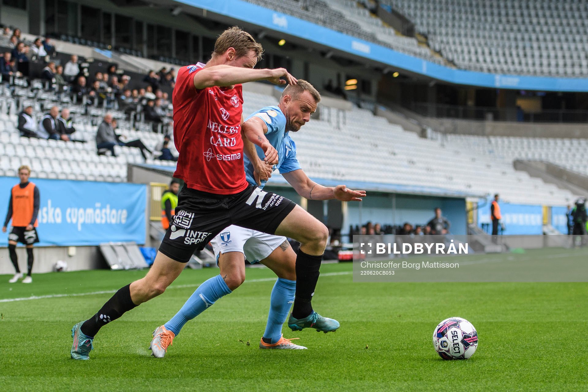 Trelleborgs Anton Tideman och Malmö FFs Eric Larsson