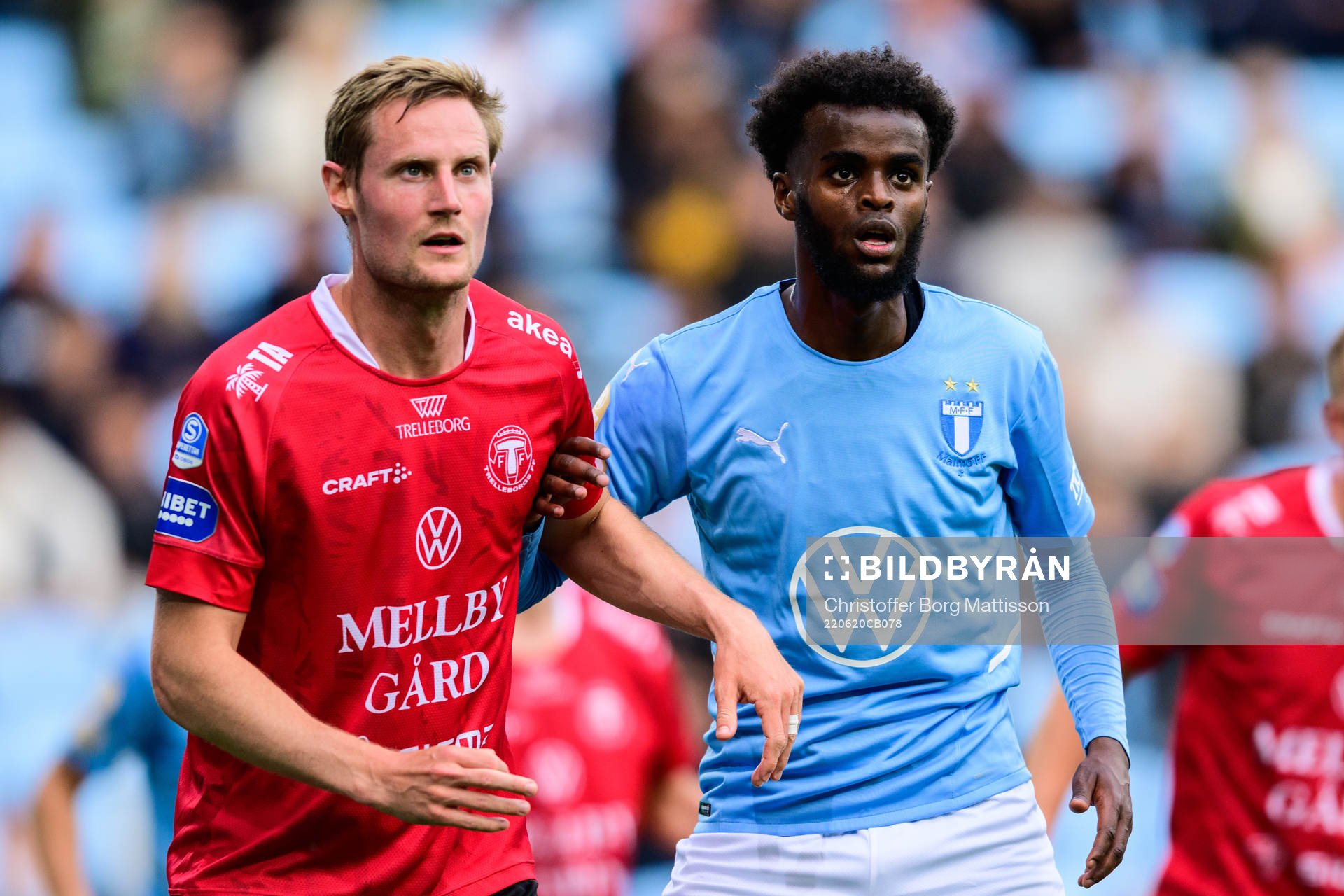 Trelleborgs Anton Tideman och Malmö FFs Mubaarak Nuh