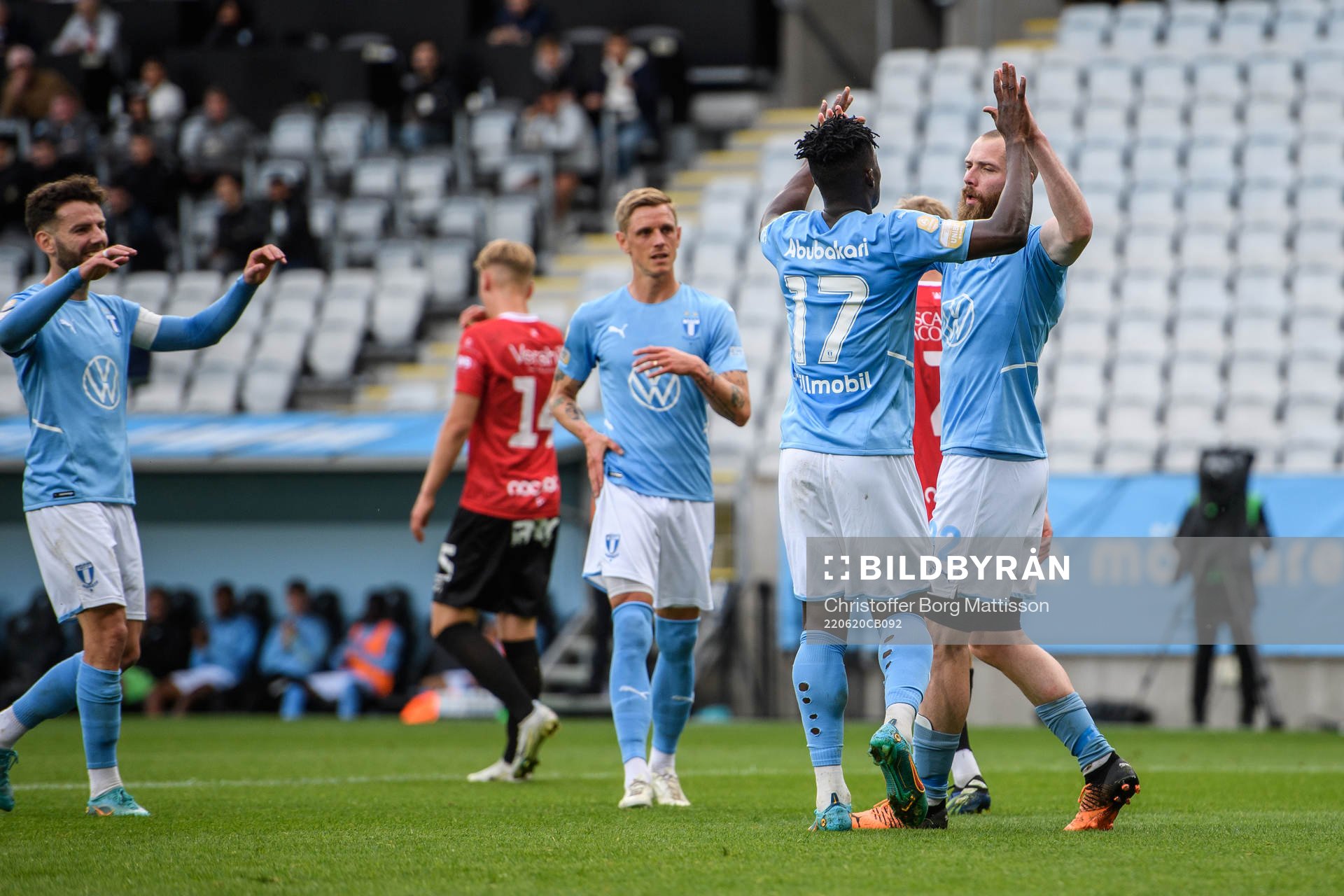 Malmö FFs Jo Inge Berget jublar med lagkamrater