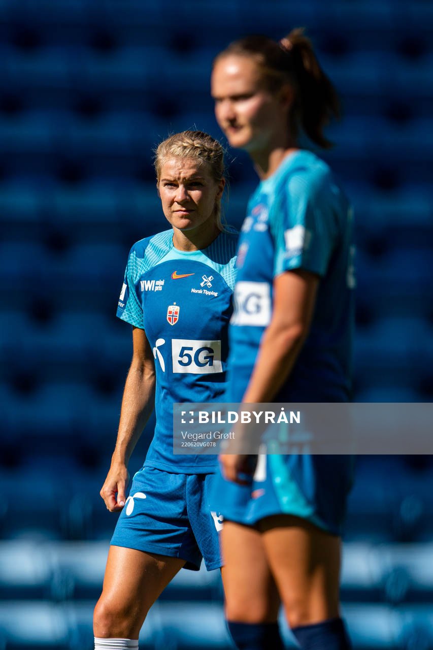Ada Hegerberg and Caroline Graham Hansen of the Norwegian
