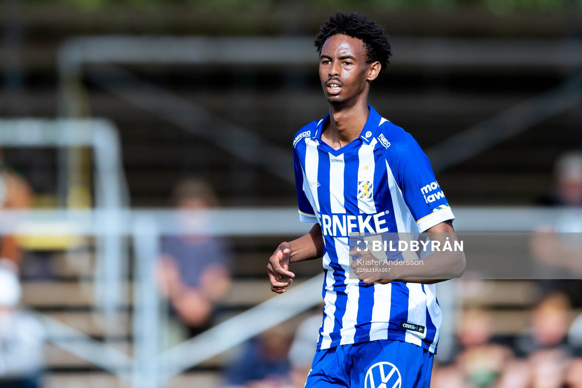IFK Göteborgs Yaqub Finey under fotbollsmatchen i U21 Allsvenskan mellersta mellan Varberg och IFK Göteborg den 21 juni 2022 i Varberg.