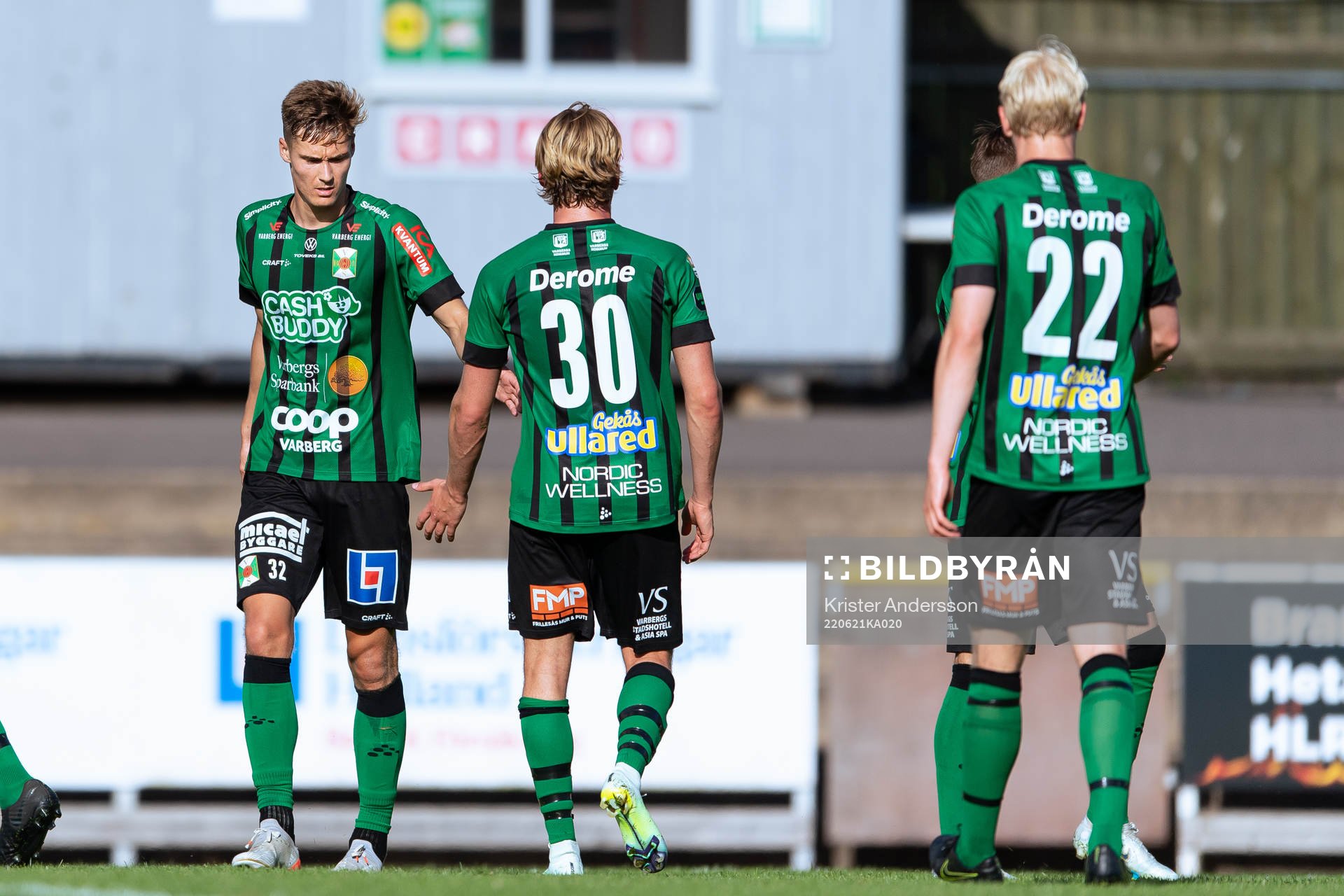 Varbergs Des Kunst jublar efter 3-1 under fotbollsmatchen i U21 Allsvenskan mellersta mellan Varberg och IFK Göteborg den 21 juni 2022 i Varberg.