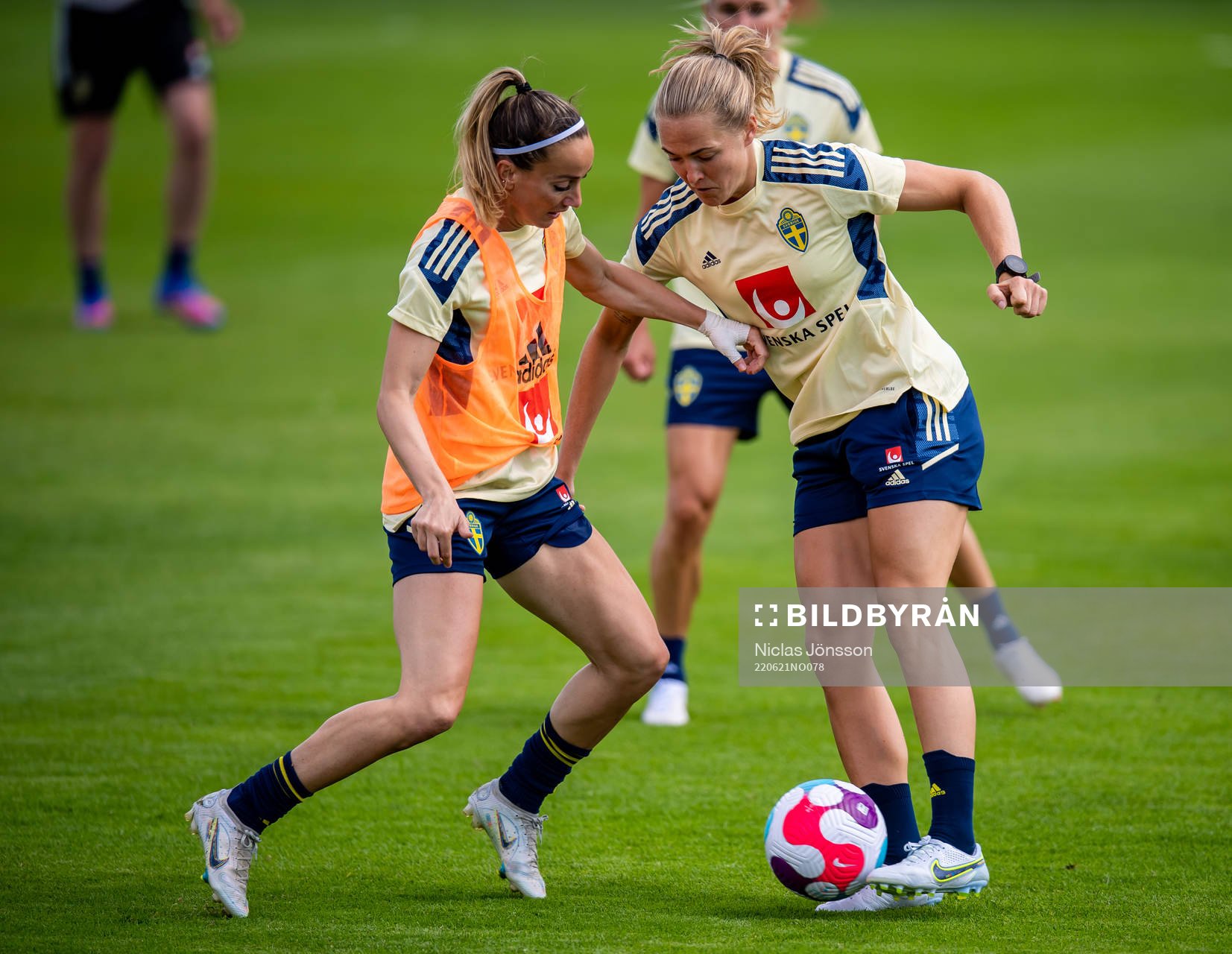 Kosovare Asllani and Magdalena Eriksson of Sweden