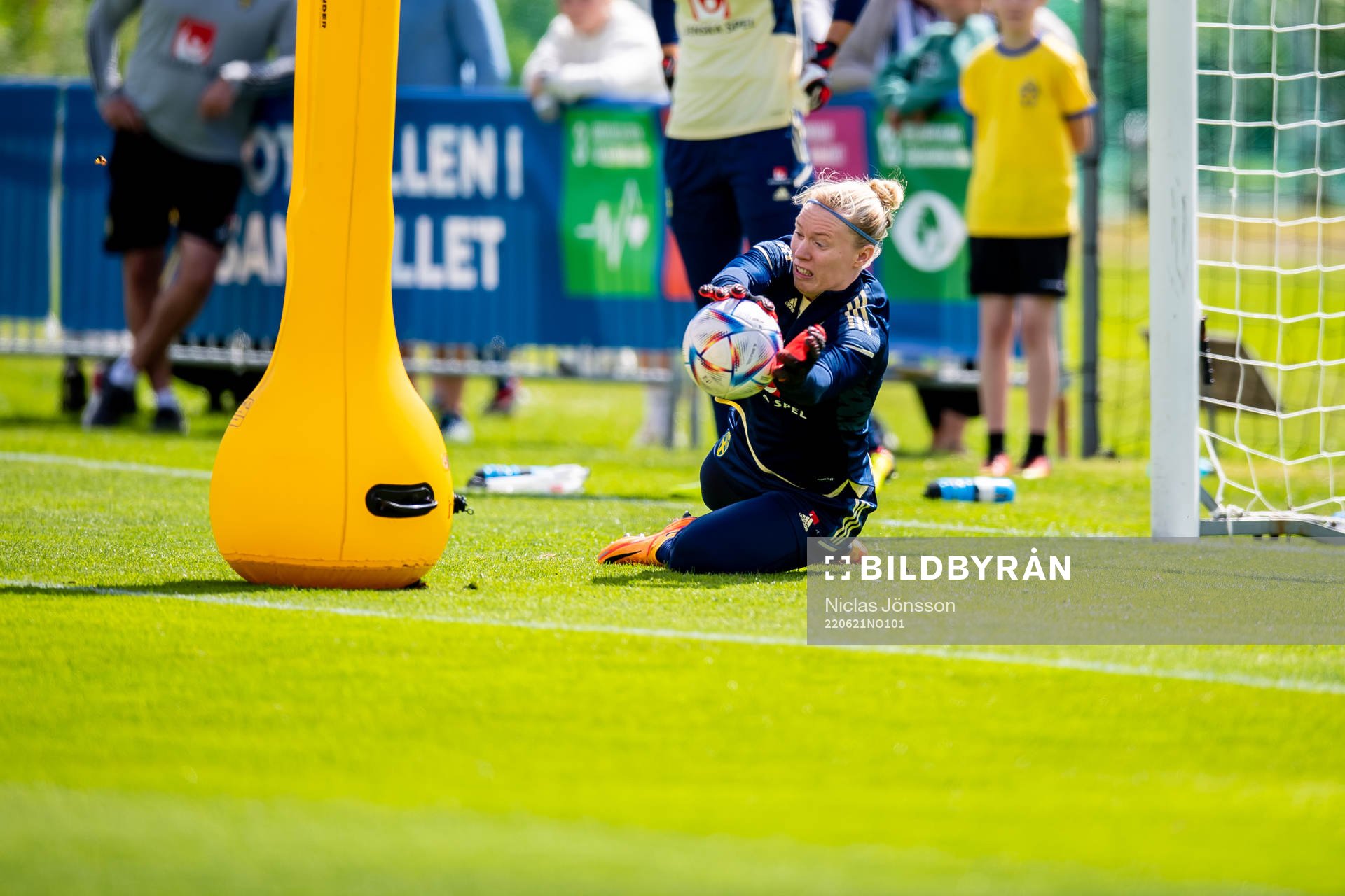 goalkeeper Hedvig Lindahl of Sweden