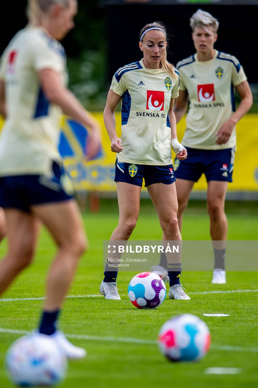 Kosovare Asllani of Sweden