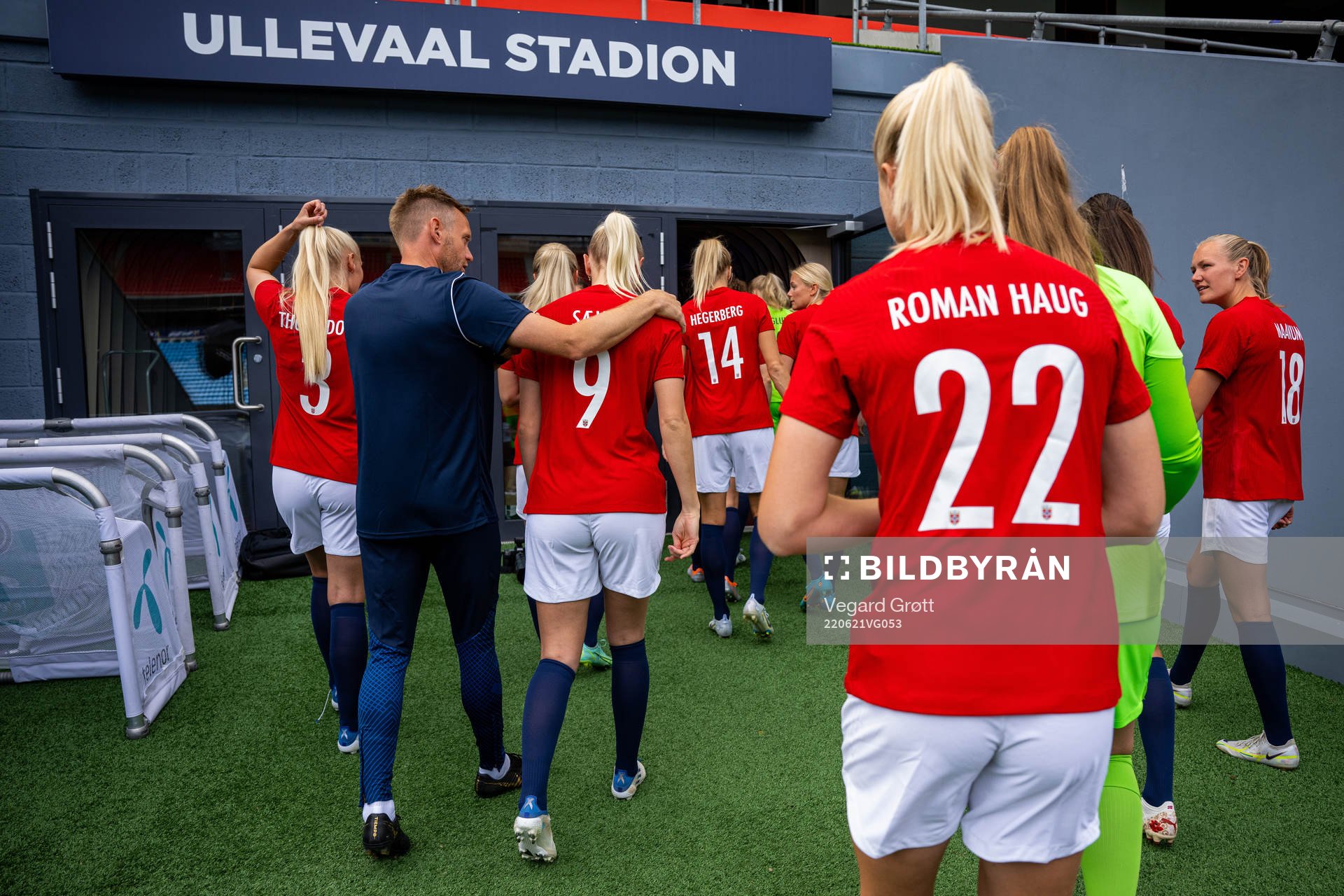 Karina Sævik, Ada Hegerberg, Sophie Román Haug, Frida