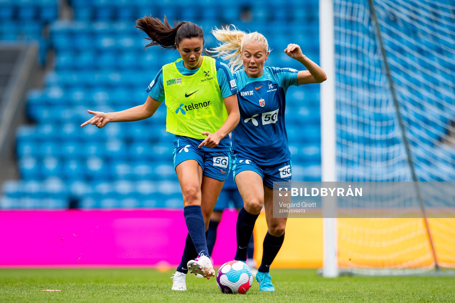 Ingrid Syrstad Engen and Guro Bergsvand of the Norwegian