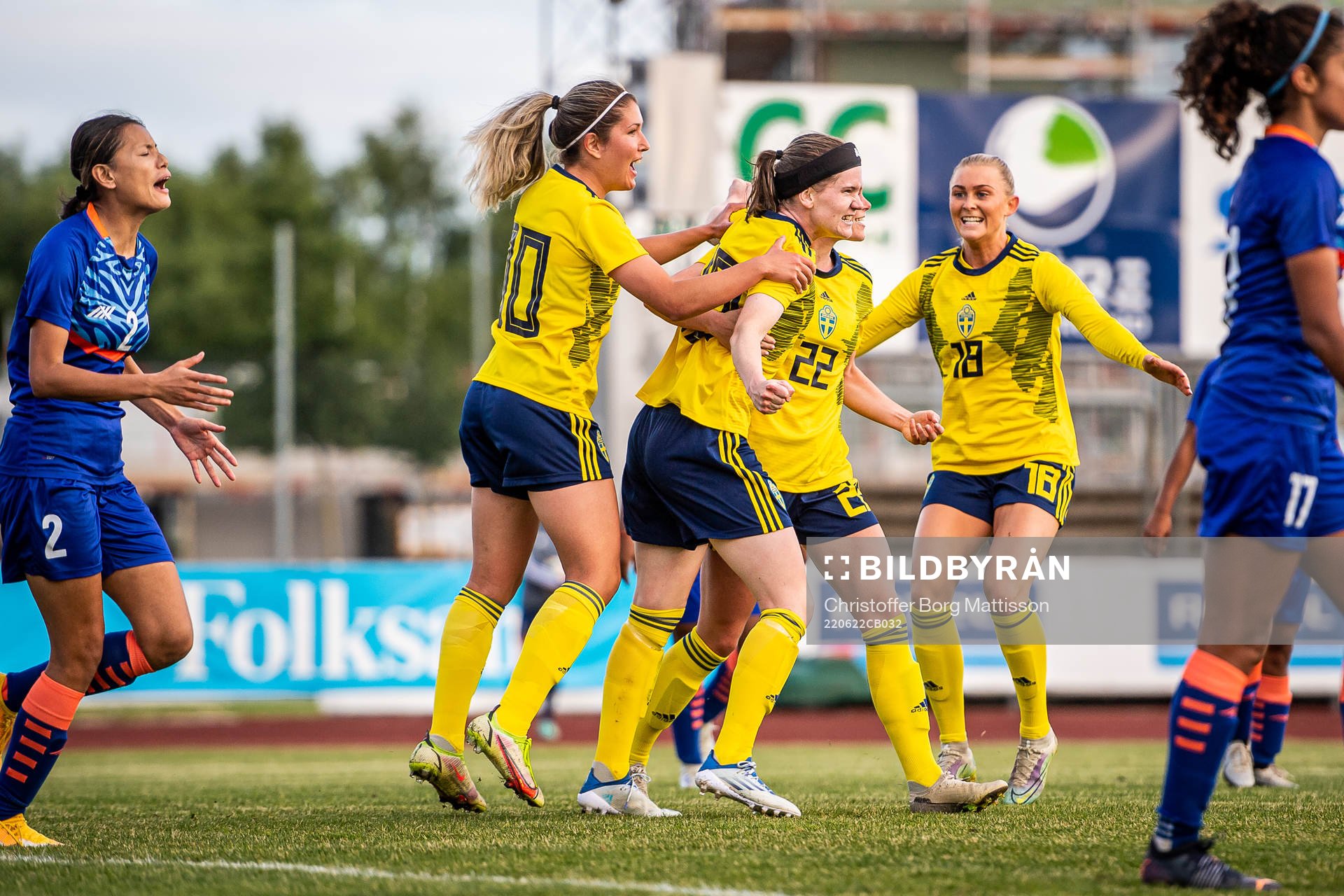 Linn Vickius of Sweden celebrate with teammates