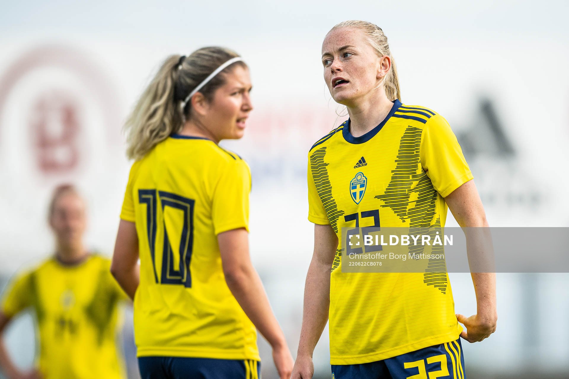 Loreta Kullashi and Zara Jönsson of Sweden look dejected