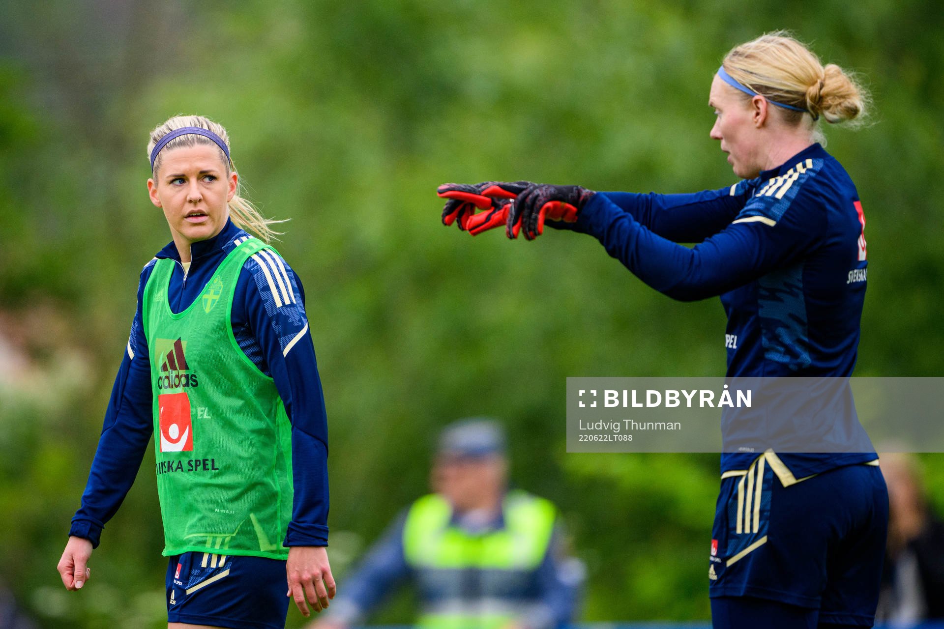 Olivia Schough and goalkeeper Hedvig Lindahl