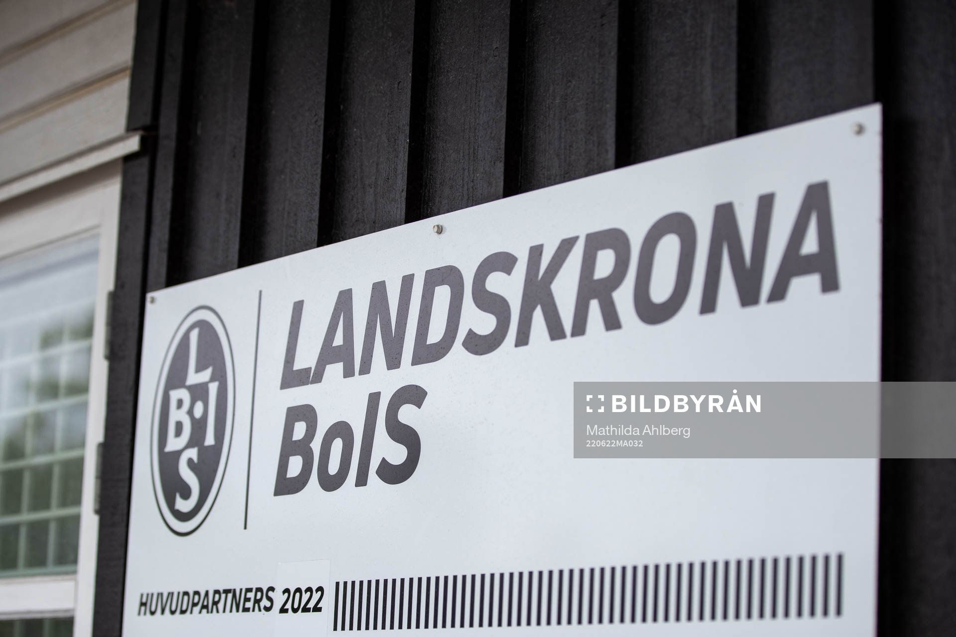 Landskronas klubbmärke på en skylt
