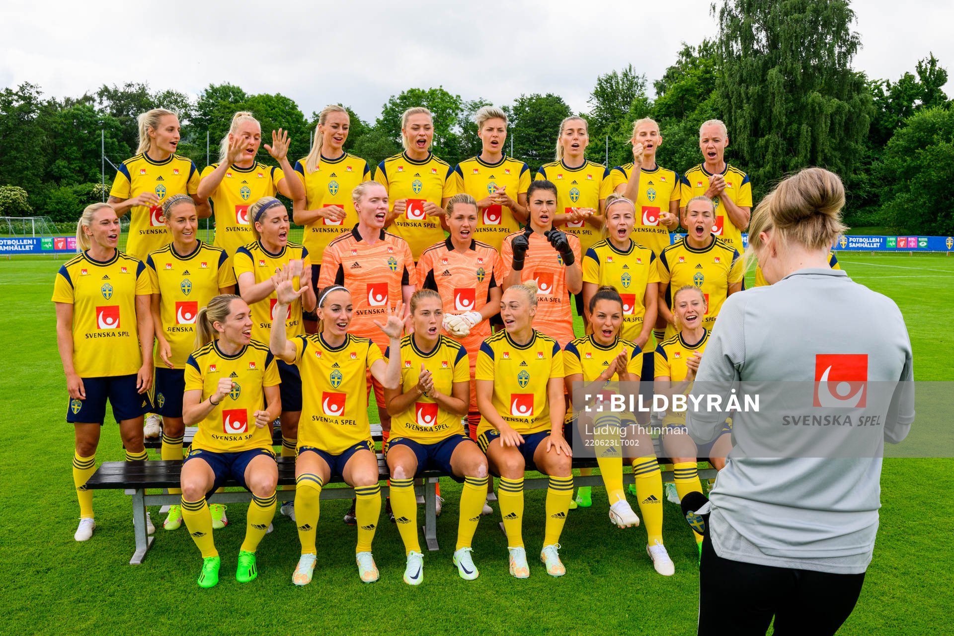 The women's national football team of Sweden records a video message. Back row from left: Nathalie Björn, Stina Blackstenius, Amanda Ilestedt, Fridolina Rolfö, Lina Hurtig, Linda Sembrant, Sofia Jakobsson, Caroline Seger. Middle row: Jonna Andersson, Emma Kullberg, Olivia Schough, goalkeeper Hedvig Lindahl, goalkeeper Jennifer Falk, goalkeeper Zecira Musovic, Hanna Glas, Magdalena Eriksson, Amanda Nilden. Front row: Elin Rubensson, Kosovare Asllani, Filippa Angeldahl, Hanna Bennison,Johanna Rytting Kaneryd, Rebecka Blomqvist on June 23, 2022 in Båstad. 
