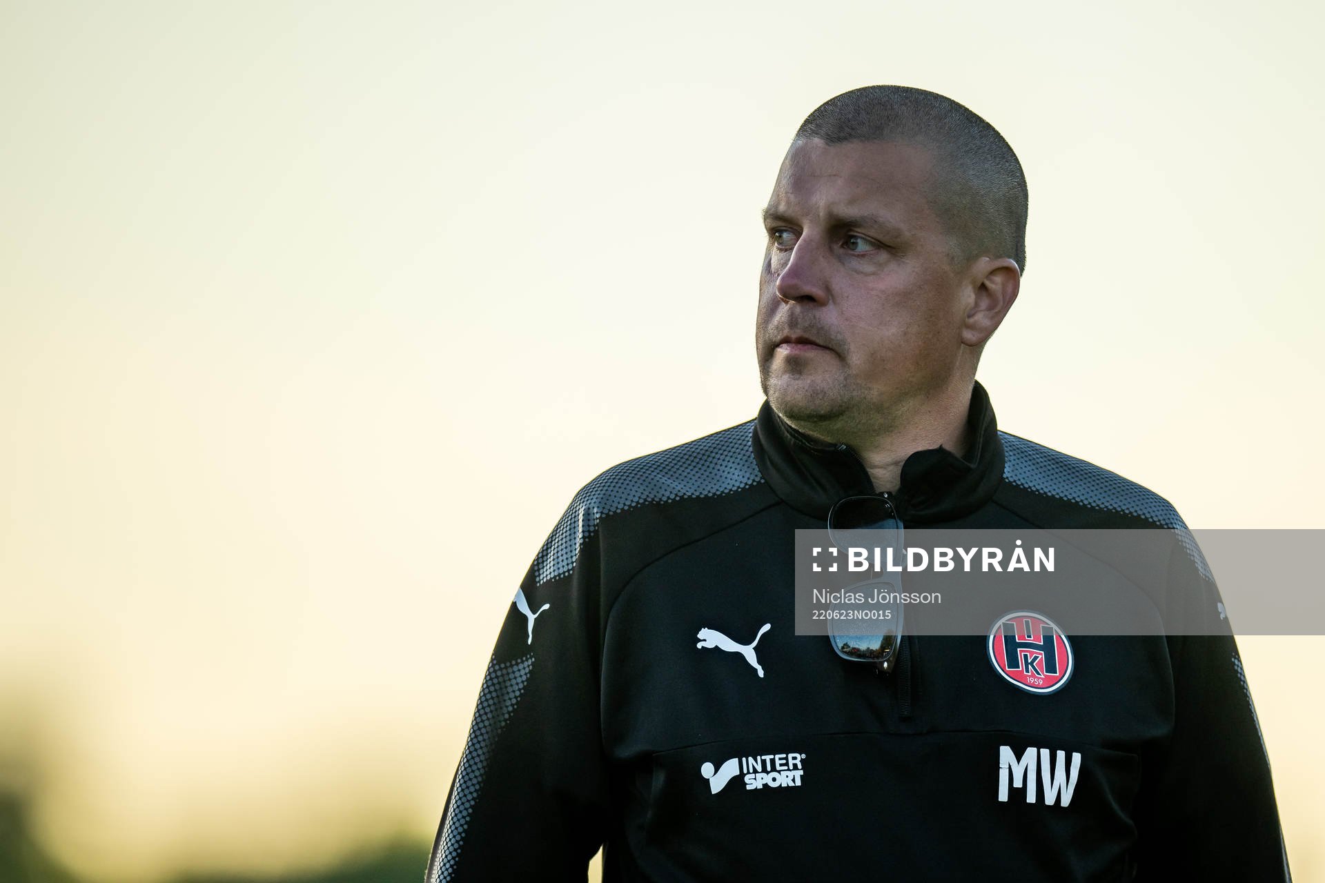 Hittarps assisterande tränare Mikael Wickander deppar