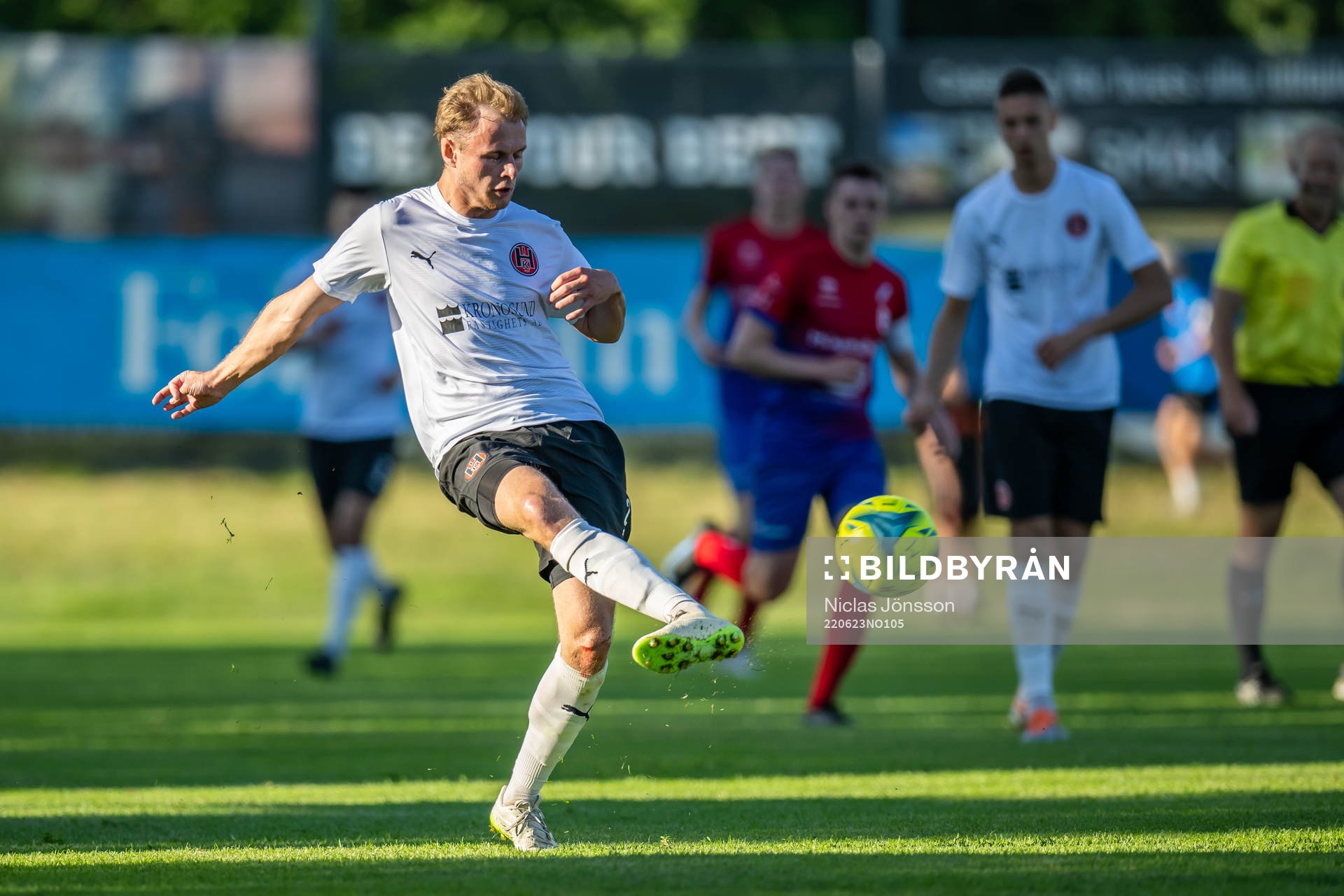 Hittarps Emil Rydström under fotbollsmatchen i Division 2 mellan Hittarp och Höganäs den 23 juni 2022 i Helsingborg. 