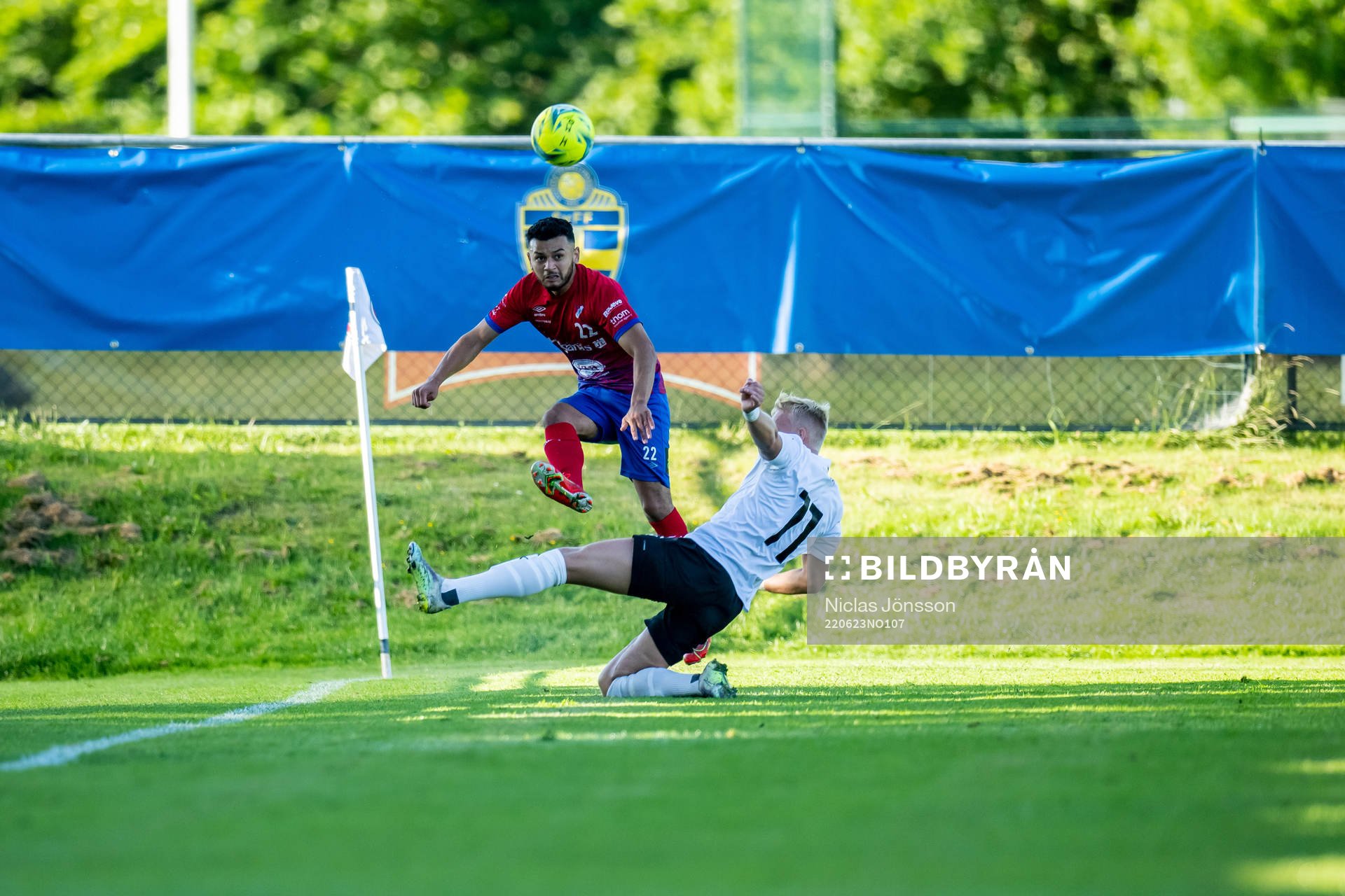Höganäs Stanley Batres Prado under fotbollsmatchen i Division 2 mellan Hittarp och Höganäs den 23 juni 2022 i Helsingborg. 