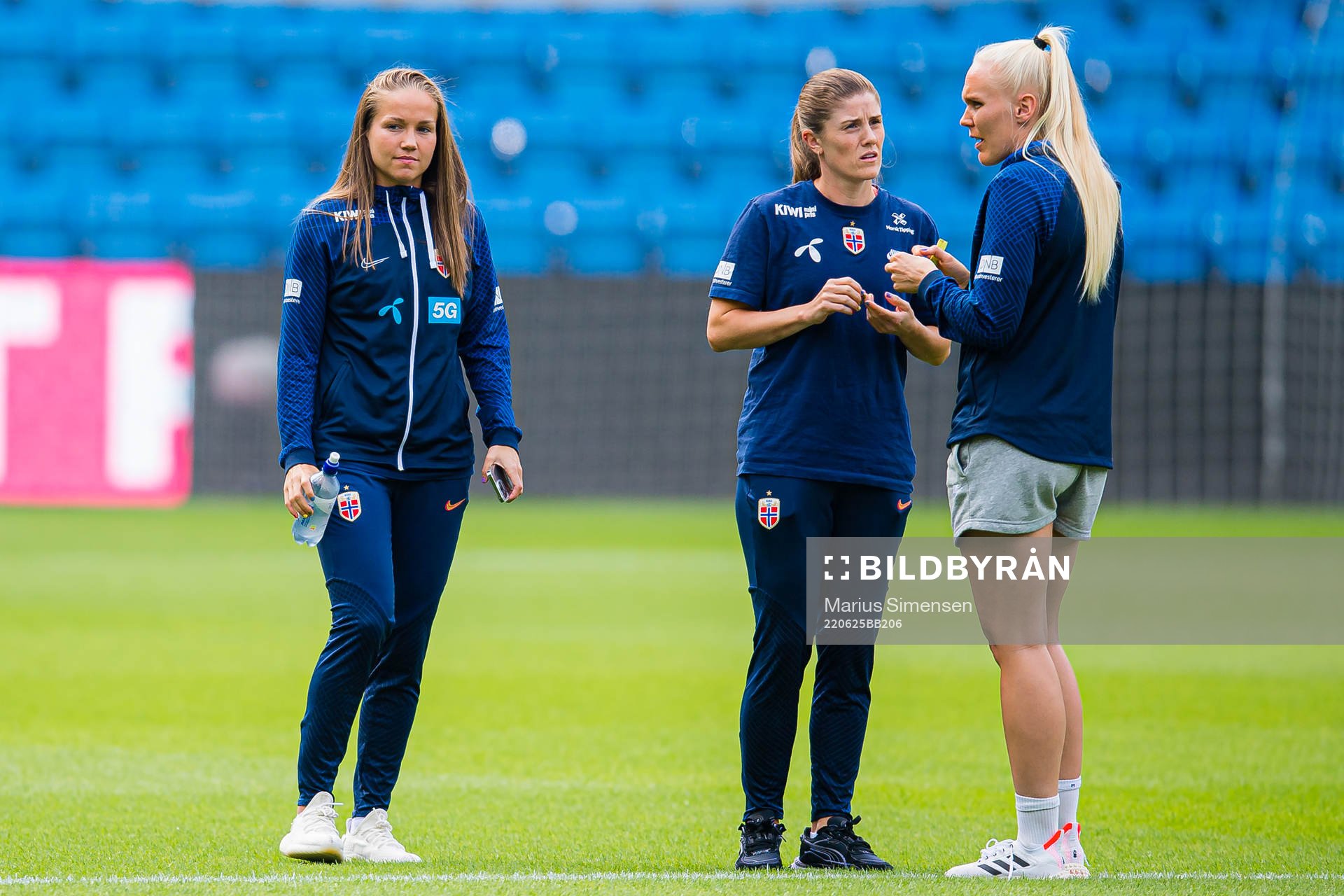 Guro Reiten, Maren Nævdal Mjelde and Maria Thorisdottir