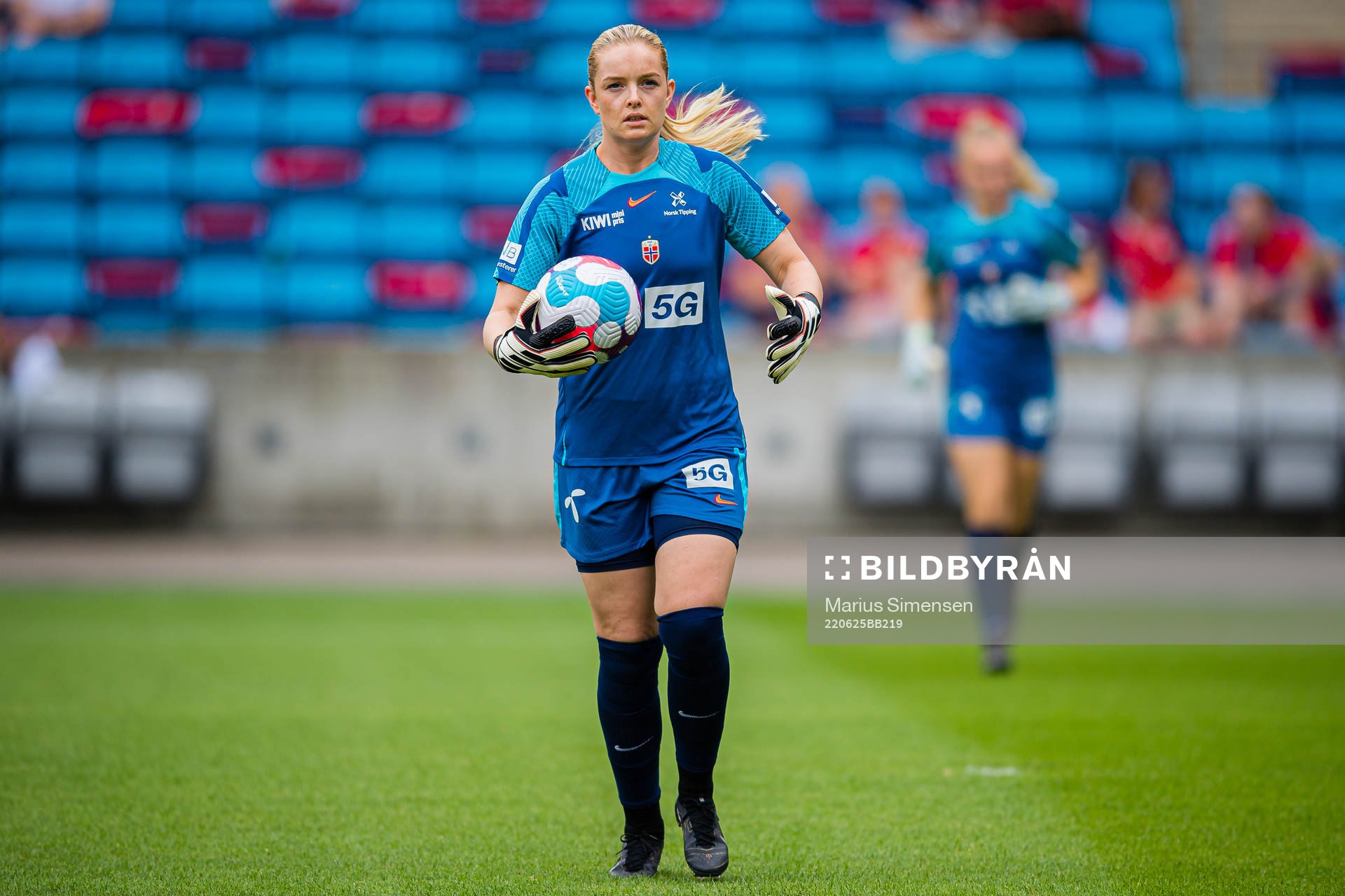 Guro Pettersen of Norway warms up