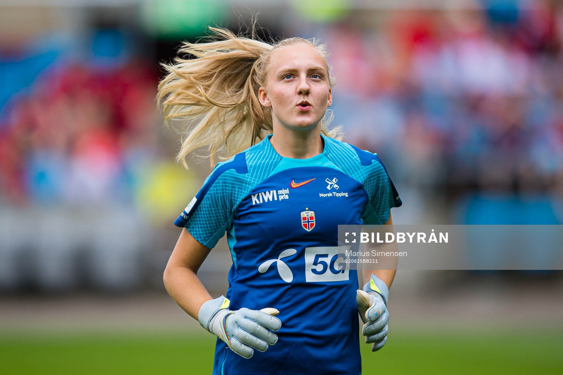 Sunniva Skoglund of Norway warms up