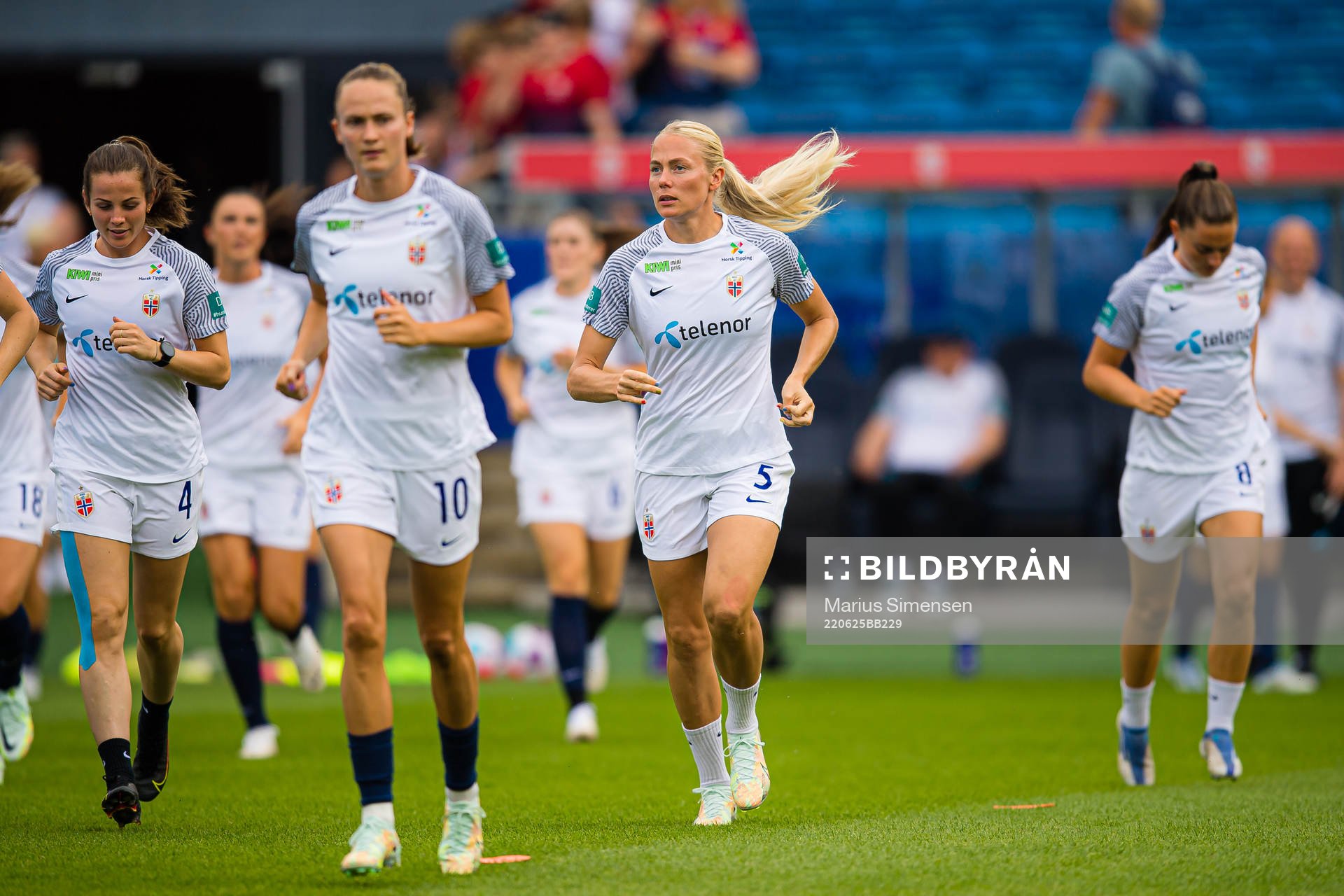 Guro Bergsvand of Norway warms up