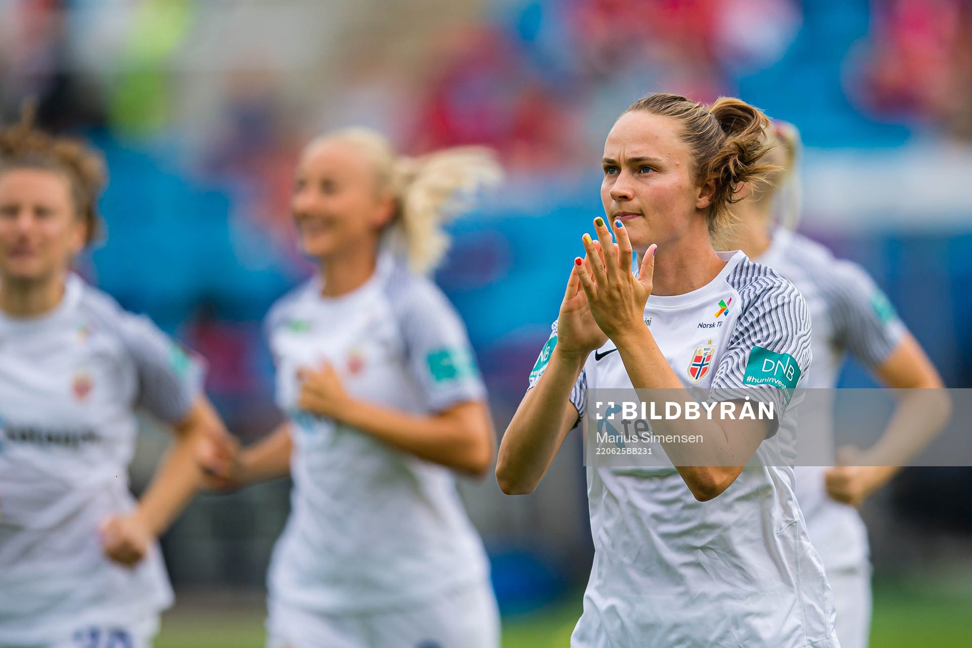 Caroline Graham Hansen of Norway warms up