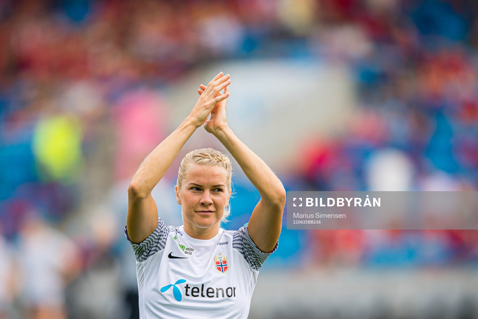Ada Martine Stolsmo Hegerberg of Norway warms up